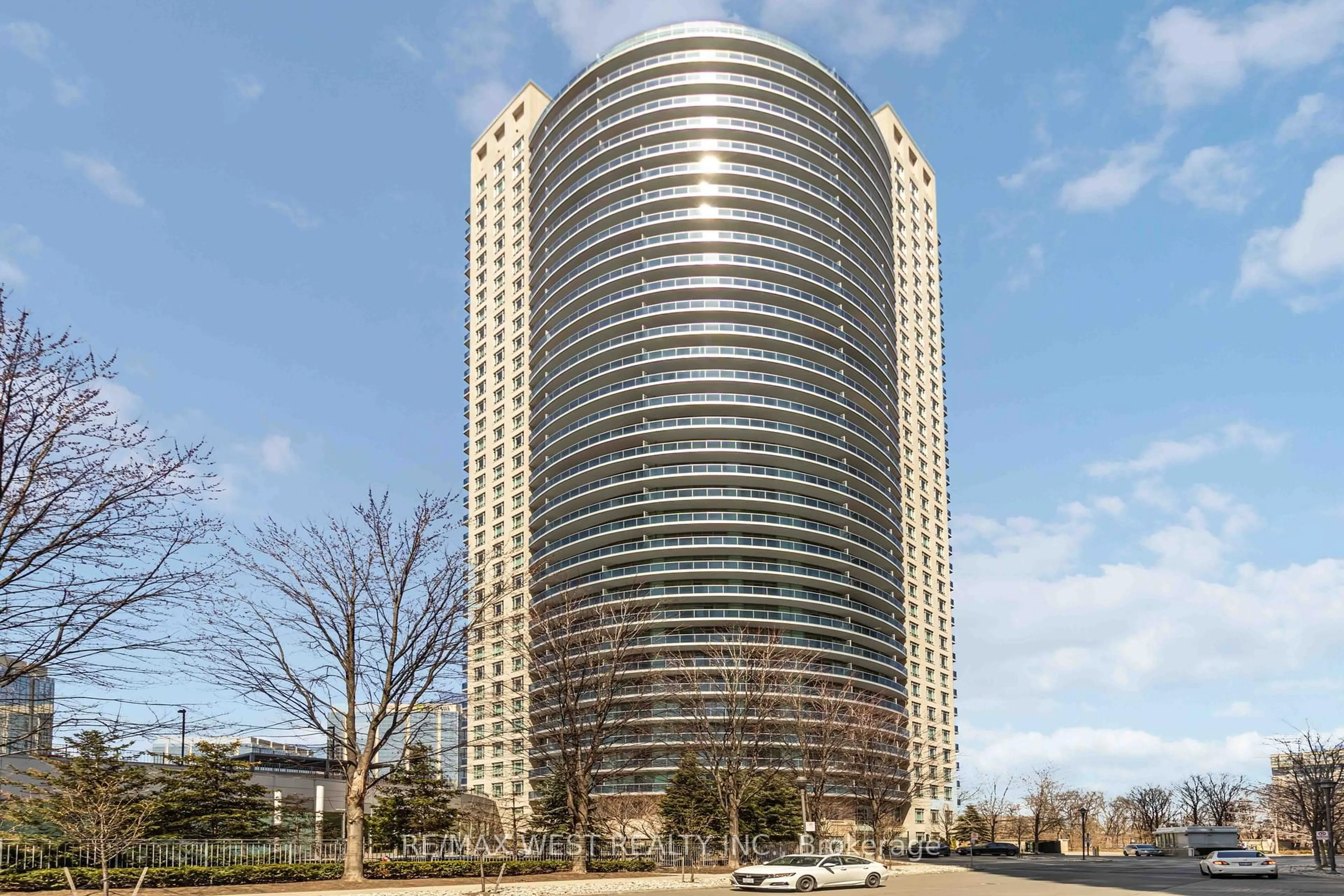 Indoor foyer for 80 Absolute Ave #406, Mississauga Ontario L4Z 0A5