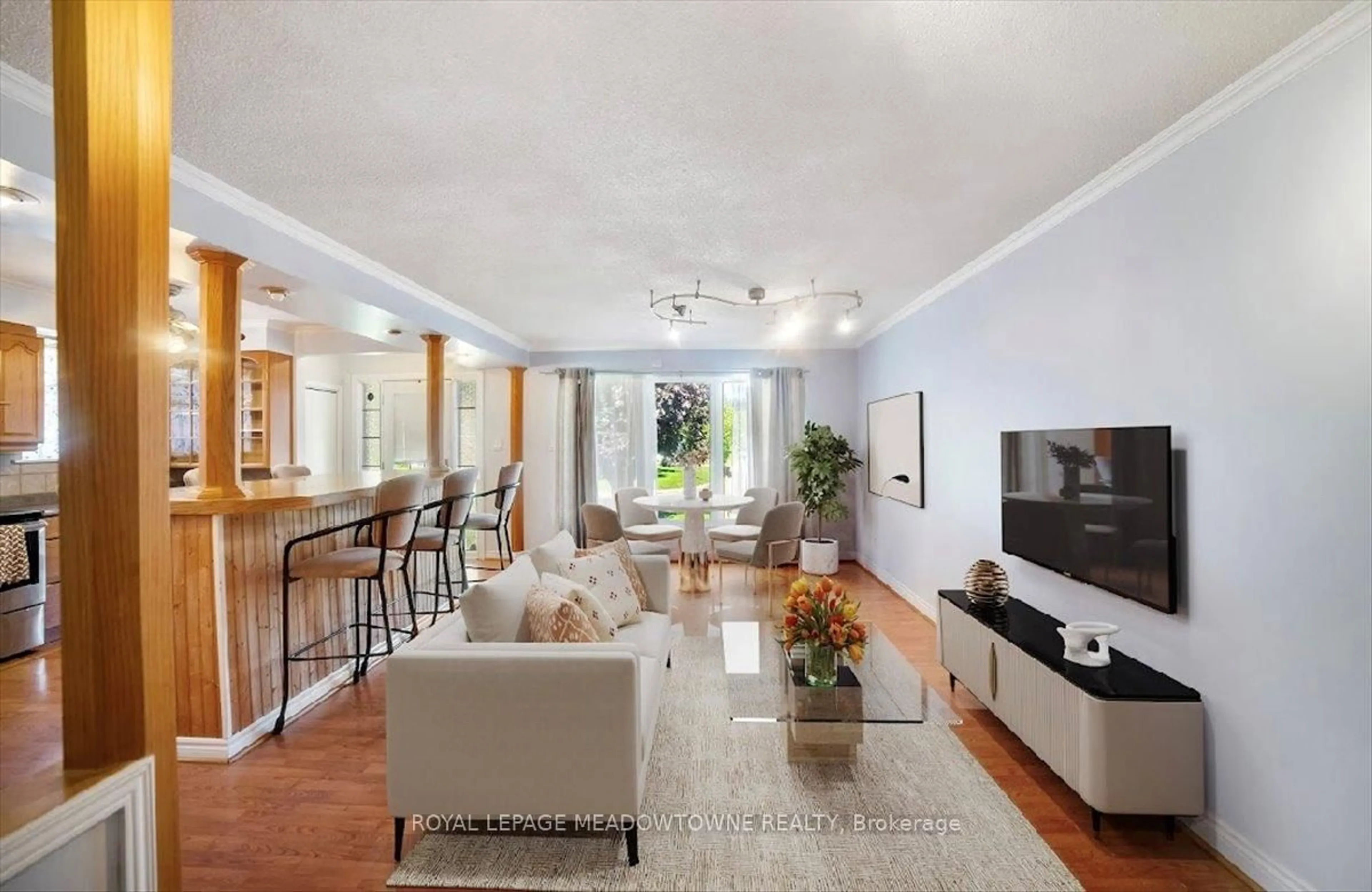 Living room with furniture, unknown for 9 Welbeck Dr, Brampton Ontario L6X 2K9