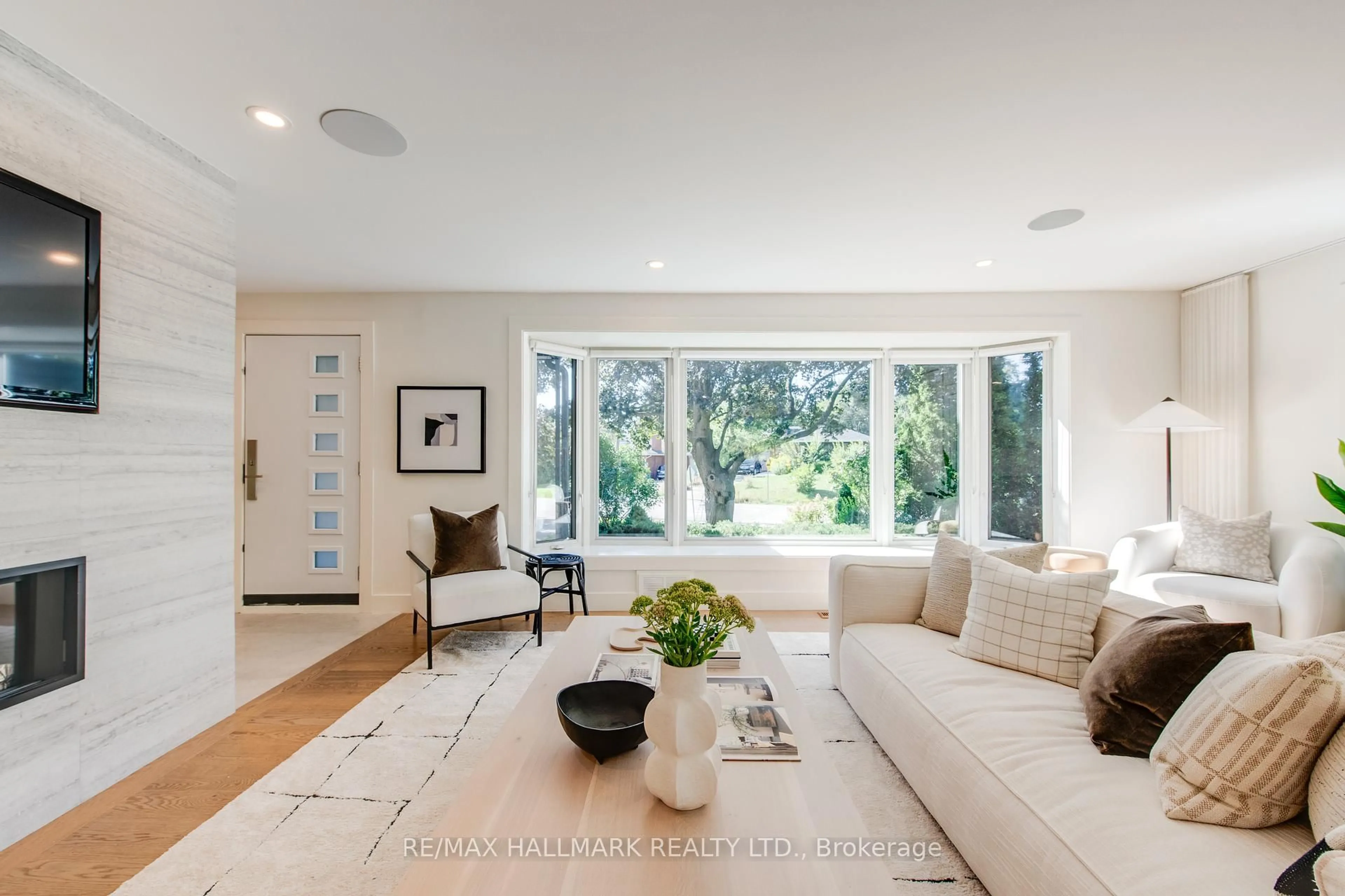 Living room with furniture, unknown for 23 Fernalroy Blvd, Toronto Ontario M8Z 3W1