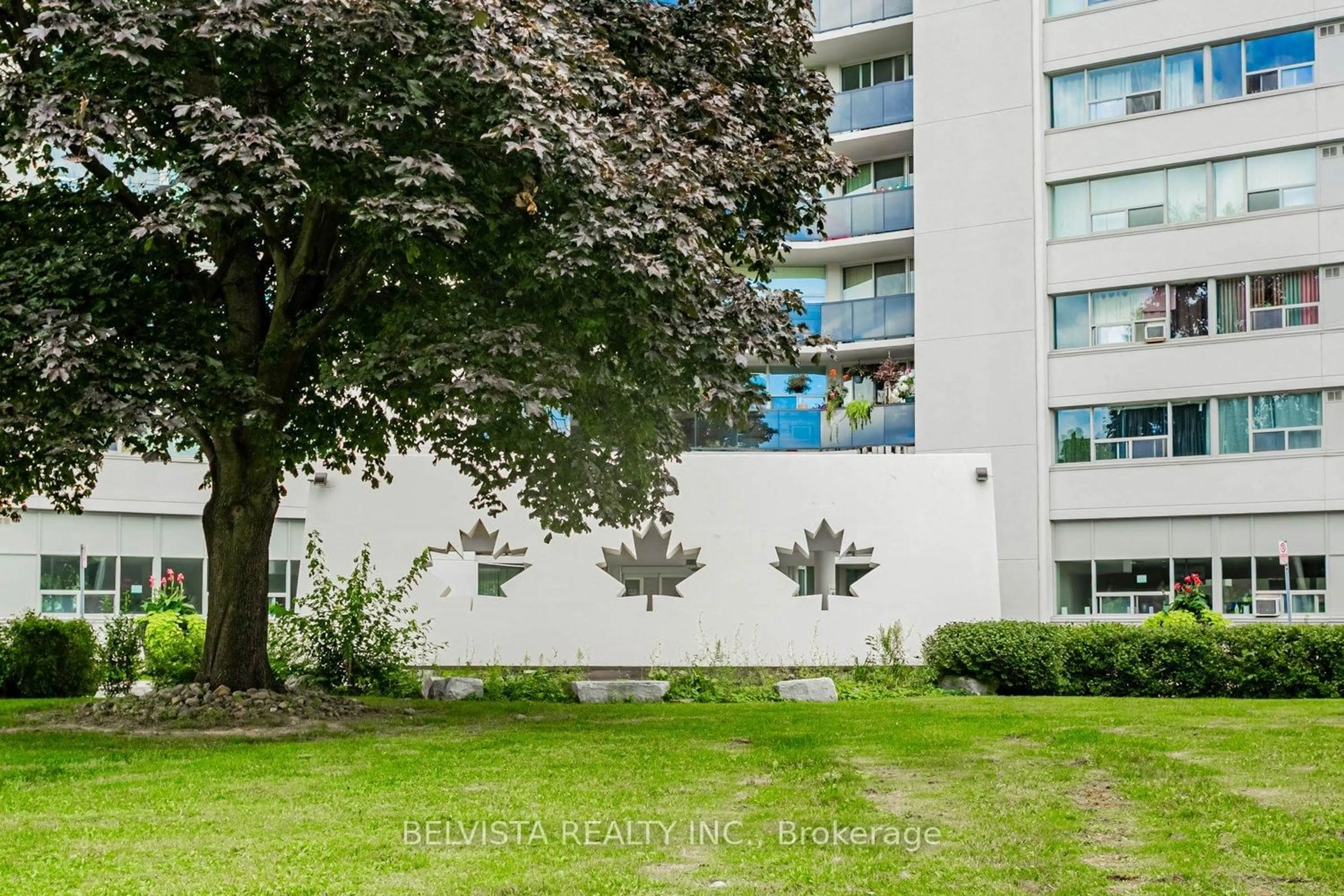 Patio, street for 530 Lolita Gdns #508, Mississauga Ontario L5A 3T2