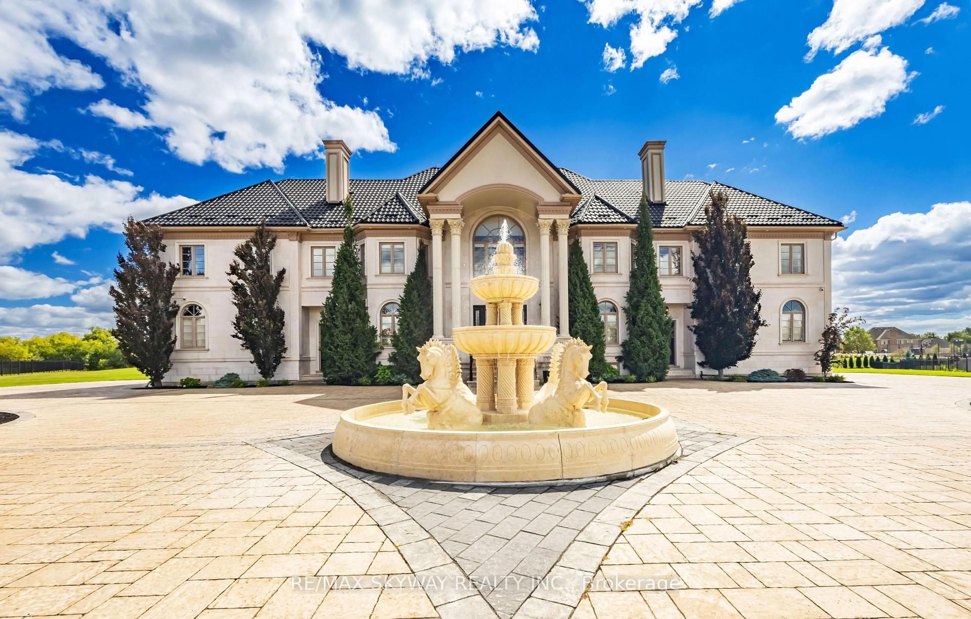 Patio, unknown for 25 Everglade Dr, Brampton Ontario L6P 0R2