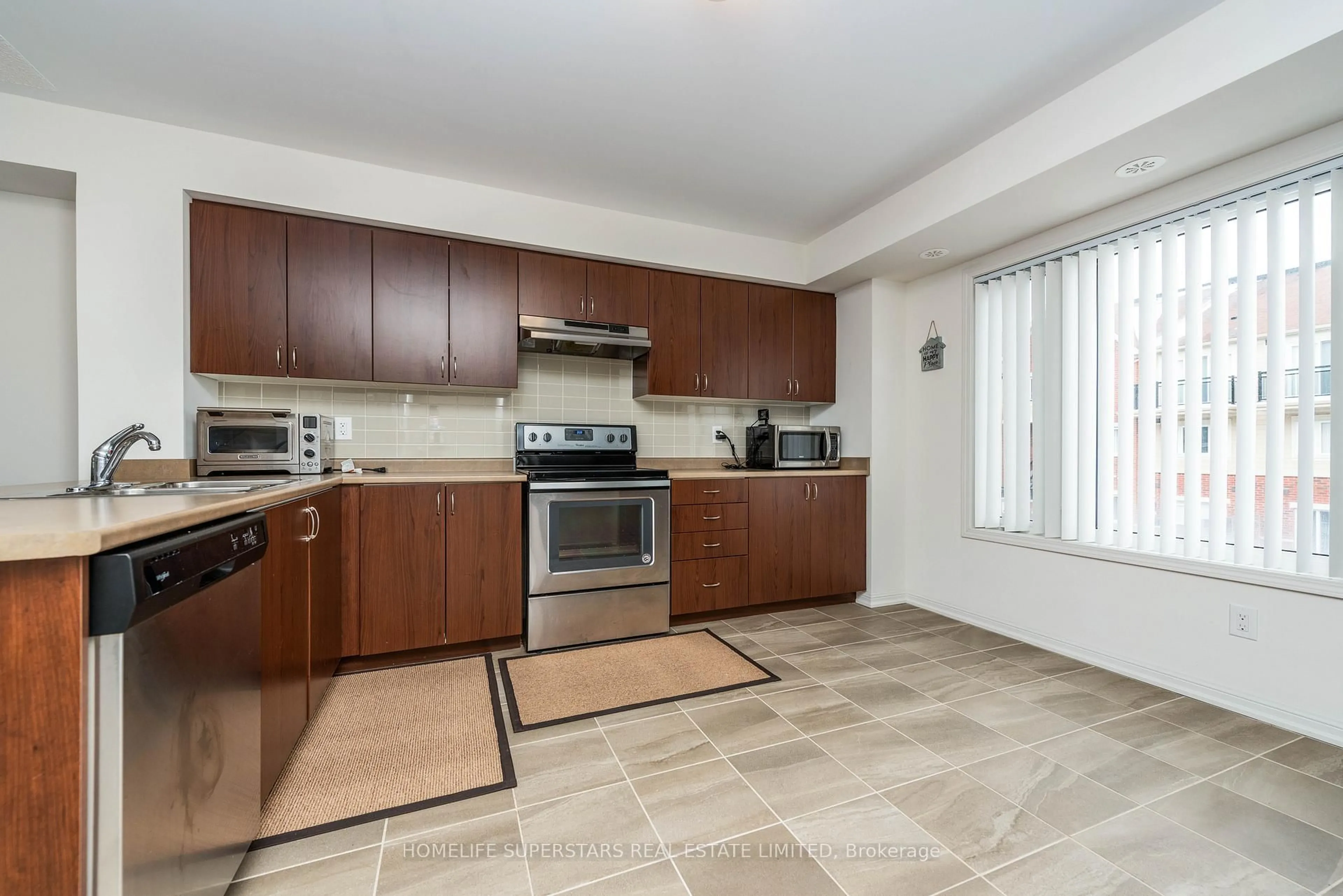 Standard kitchen, unknown for 250 Sunny Meadow Blvd #210, Brampton Ontario L6R 3Y6