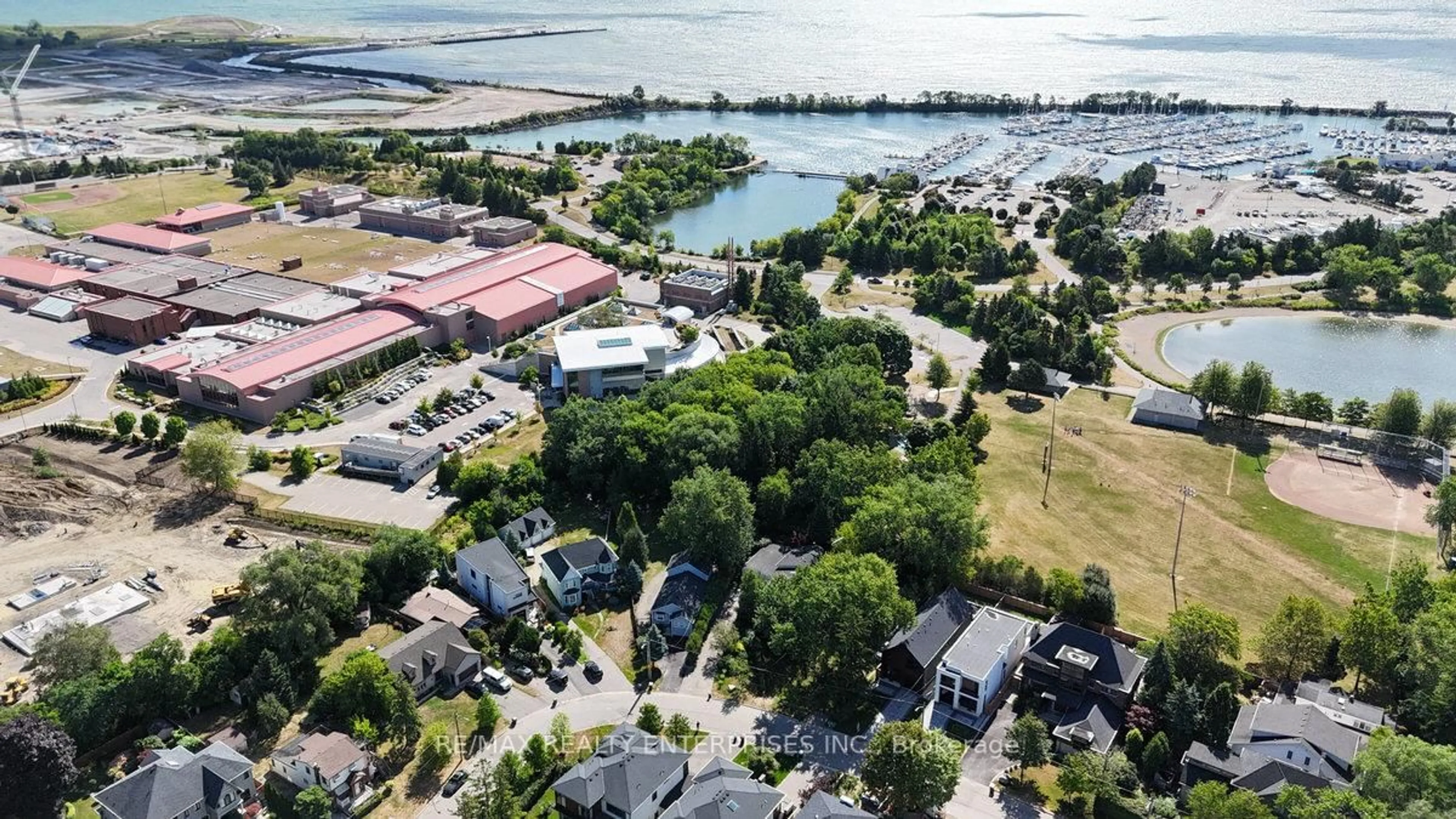 A pic from outside/outdoor area/front of a property/back of a property/a pic from drone, water/lake/river/ocean view for 708 Montbeck Cres, Mississauga Ontario L5G 1P3