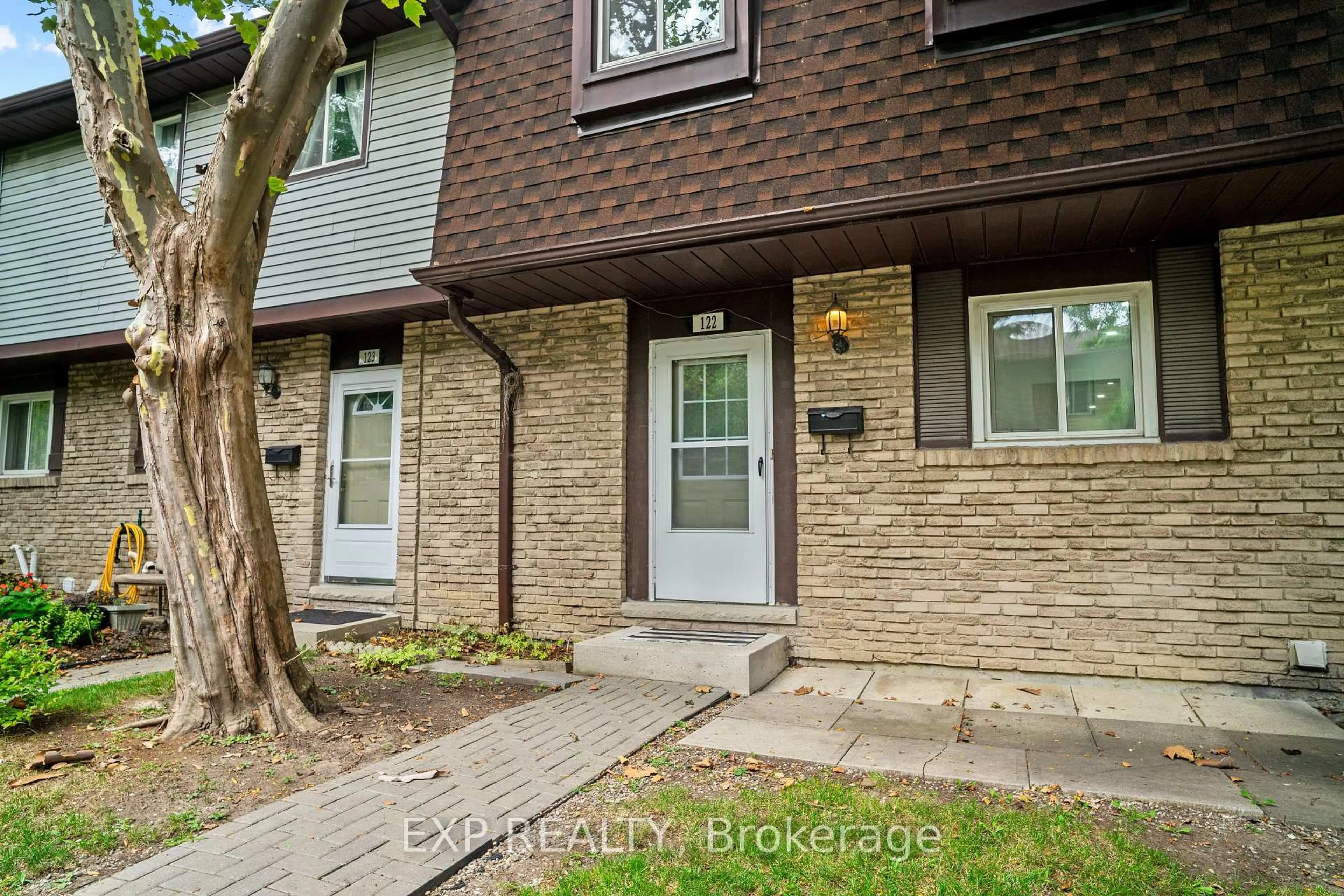 Unknown for 45 Hansen Rd #122, Brampton Ontario L6V 3C5