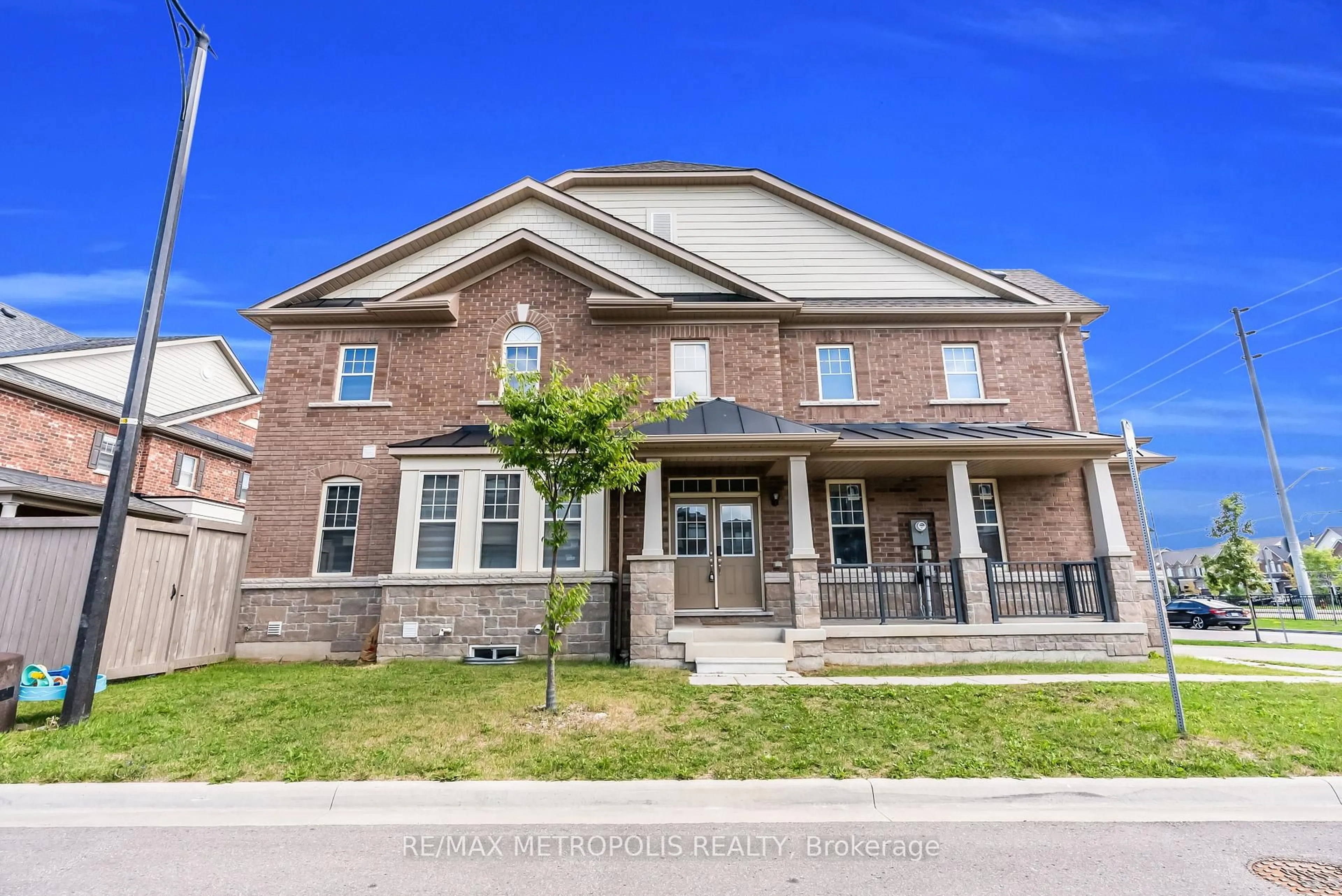 Home with brick exterior material, street for 43 Pearman Cres, Brampton Ontario L7A 4Y9