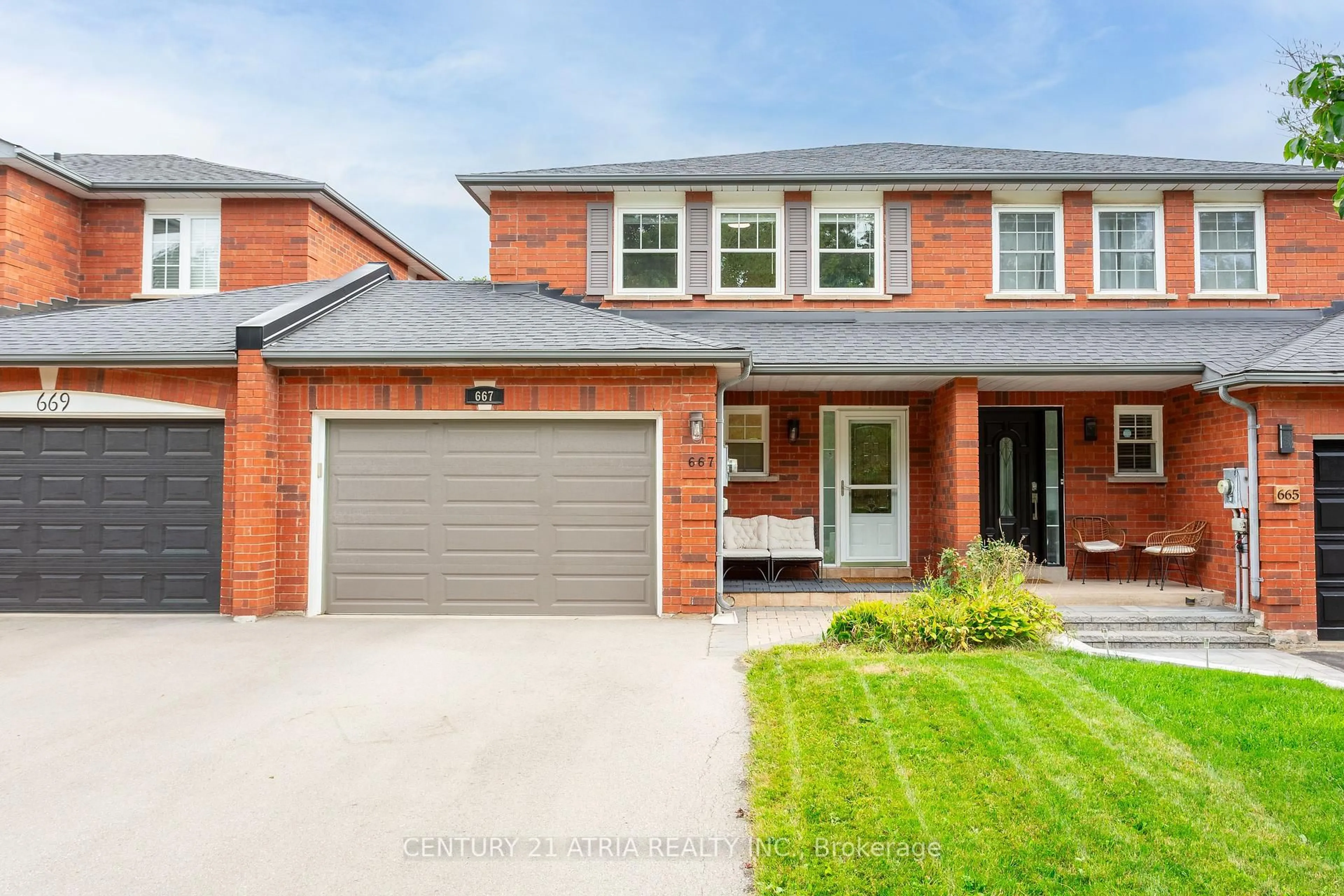 Home with brick exterior material, street for 667 Fothergill Blvd, Burlington Ontario L7L 6E5