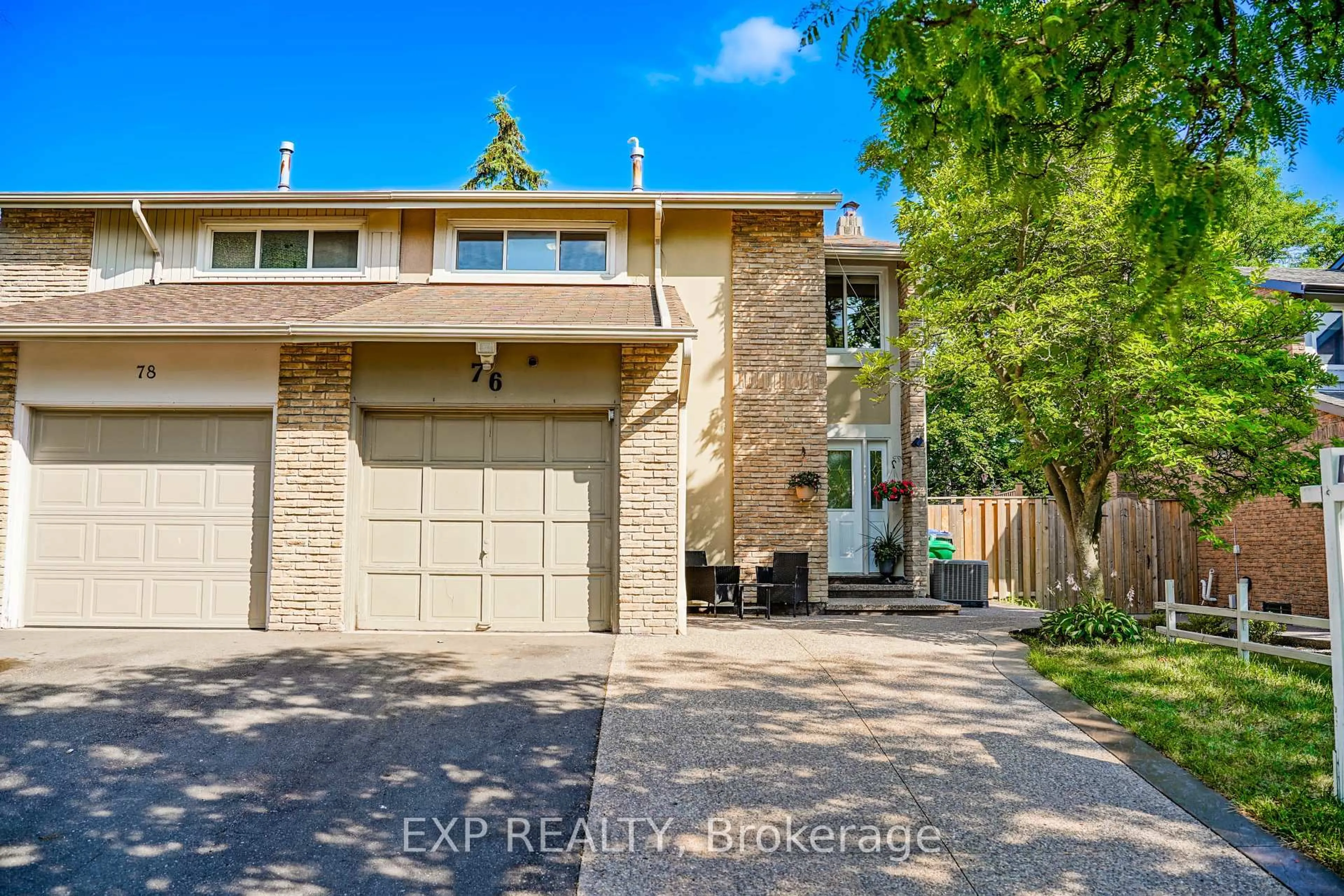 Home with brick exterior material, street for 76 Salisbury Circ, Brampton Ontario L6V 2Z5