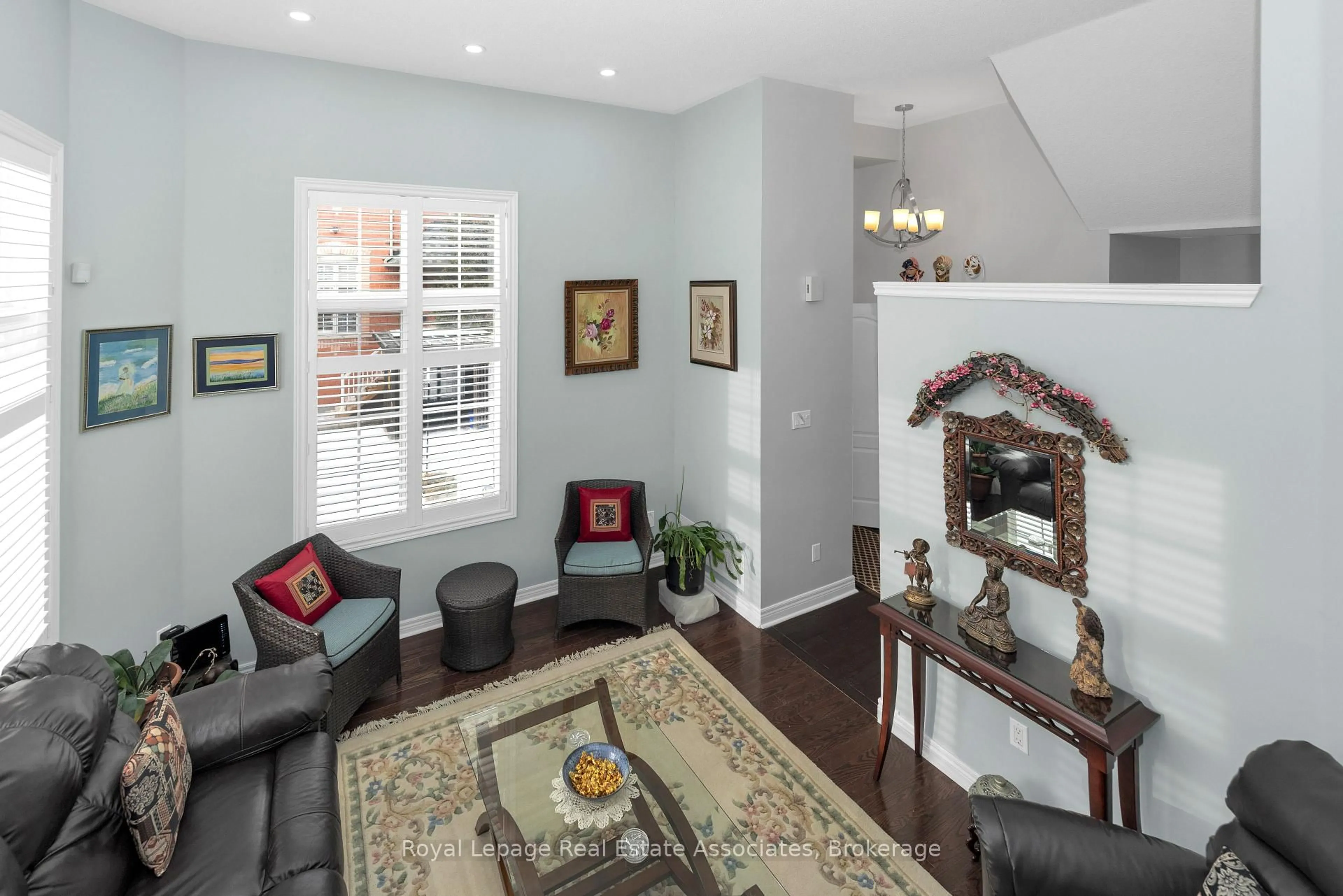 Living room with furniture, unknown for 5031 East Mill Rd #1, Mississauga Ontario L5V 2M5