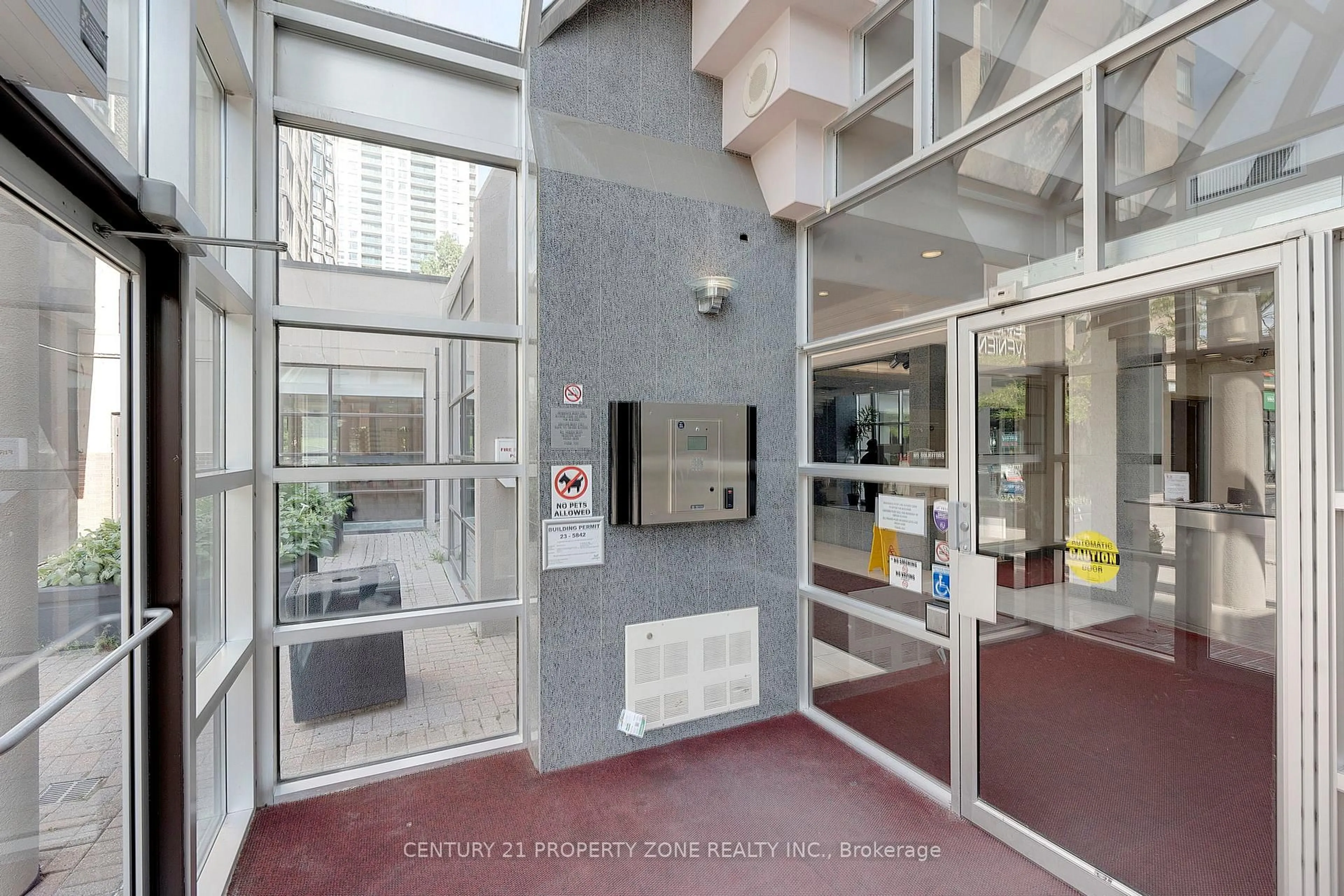 Indoor foyer for 285 Enfield Pl #1911, Mississauga Ontario L5B 3Y6