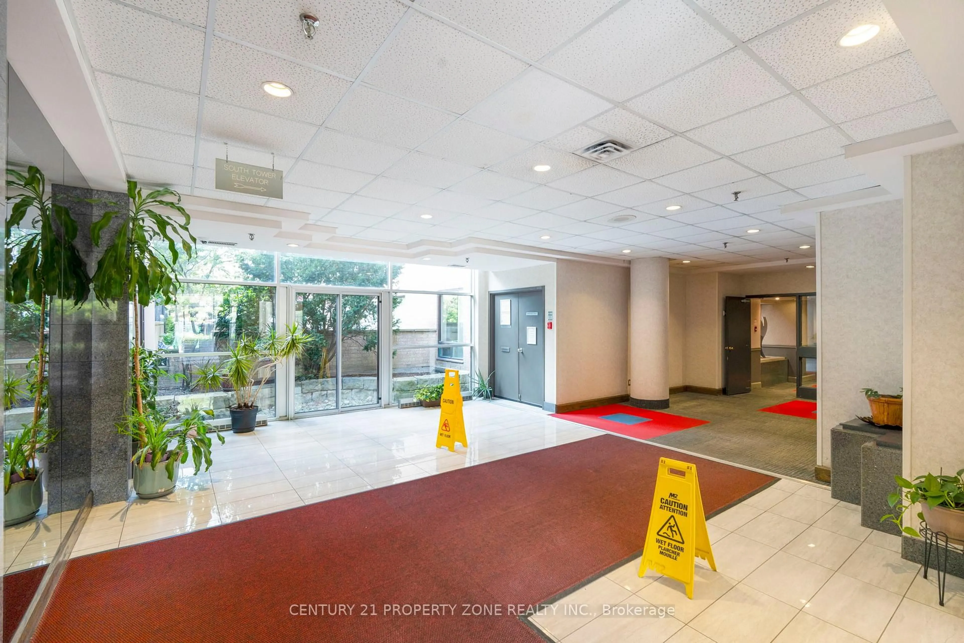 Indoor foyer for 285 Enfield Pl #1911, Mississauga Ontario L5B 3Y6