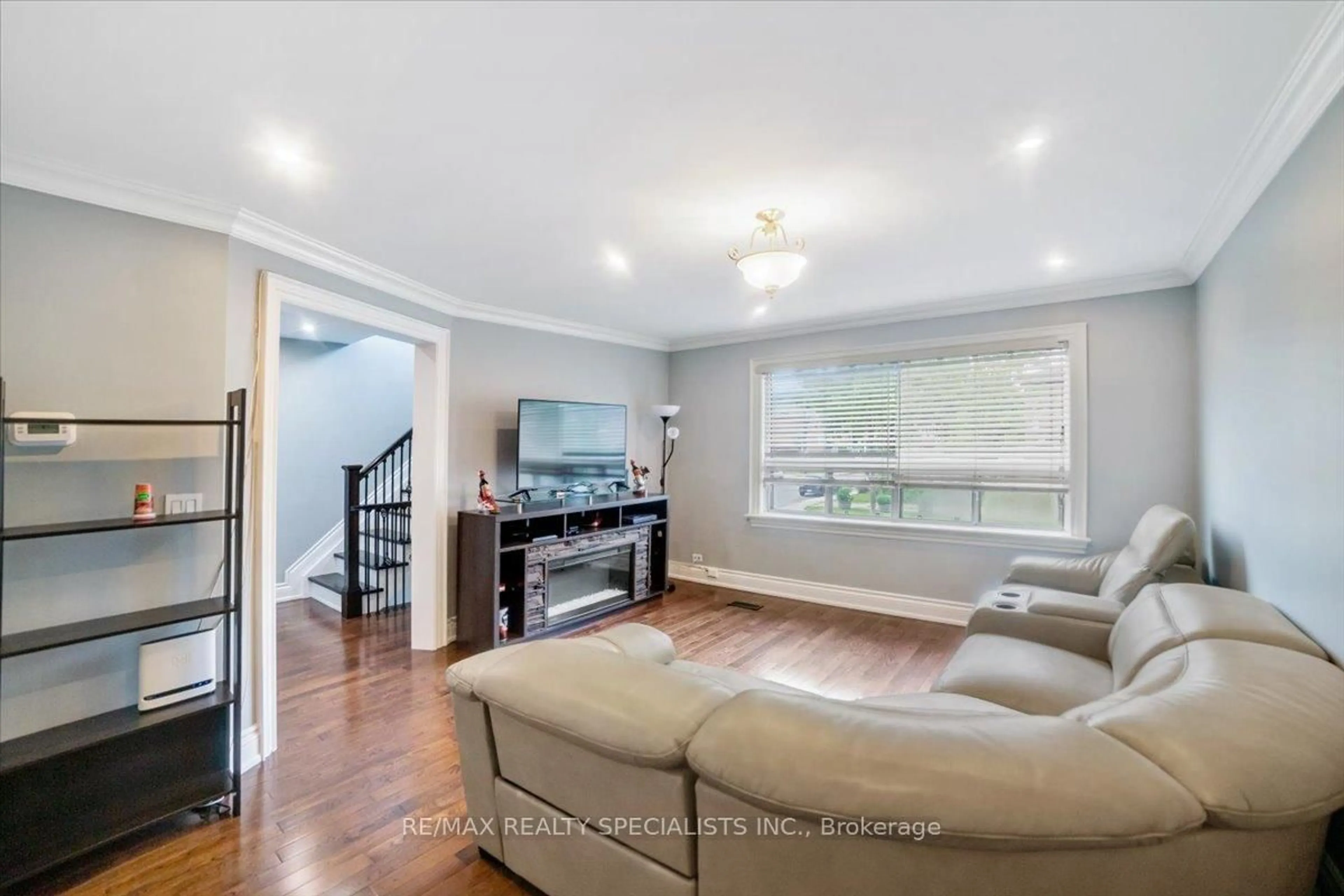 Living room with furniture, unknown for 26 Edinborough Crt, Toronto Ontario M6N 2E8