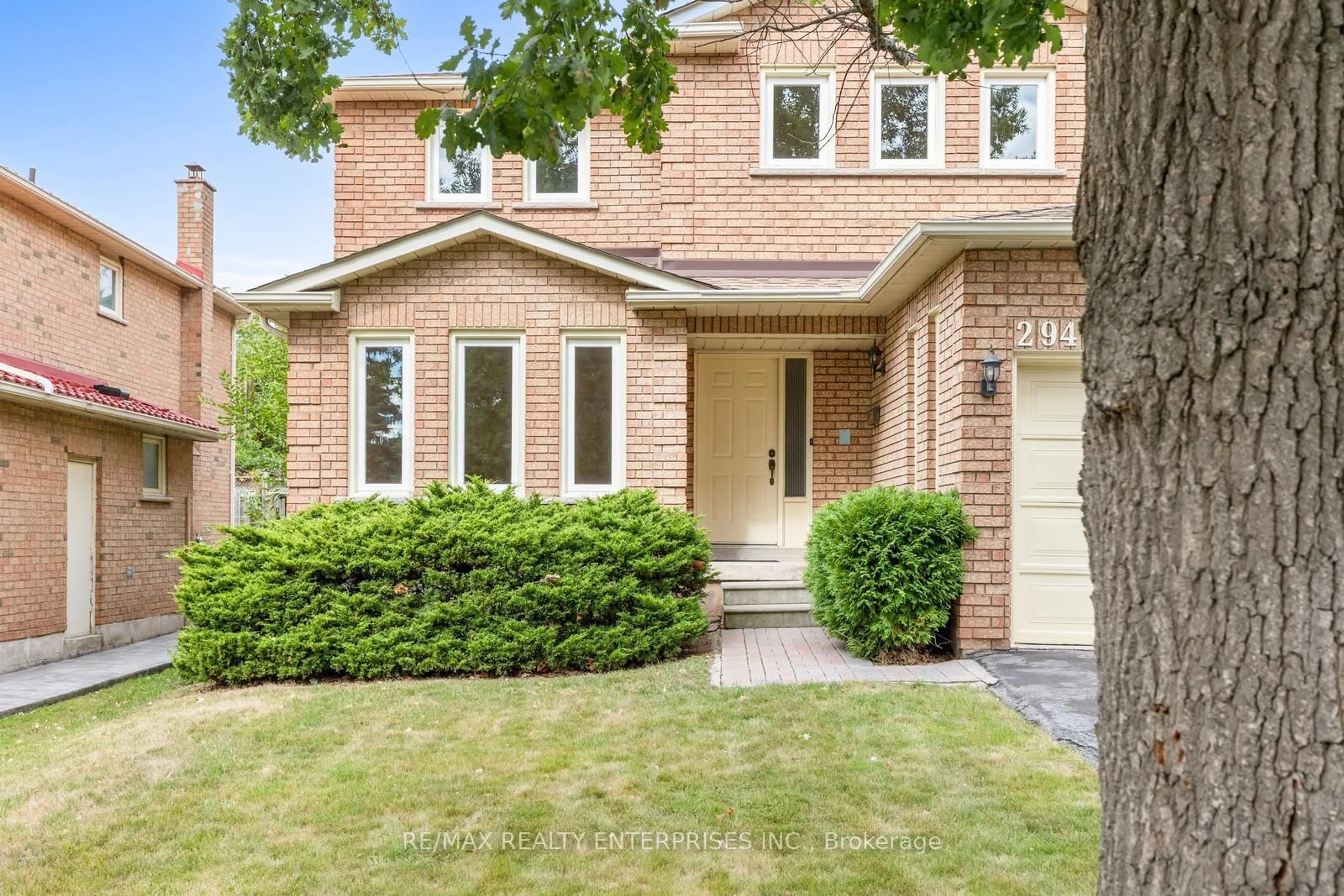 Home with brick exterior material, street for 2941 Caradoc Lane, Oakville Ontario L6J 6W5