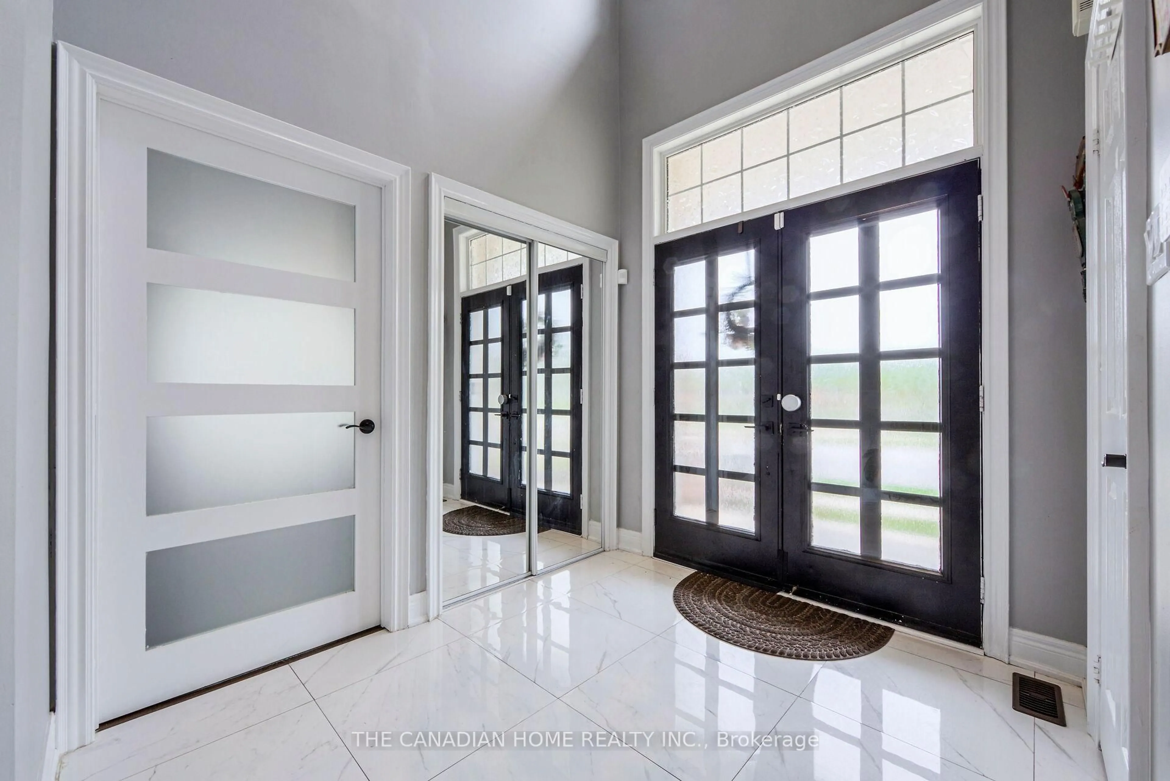 Indoor entryway for 35 Ashby Field Rd, Brampton Ontario L6X 0R5