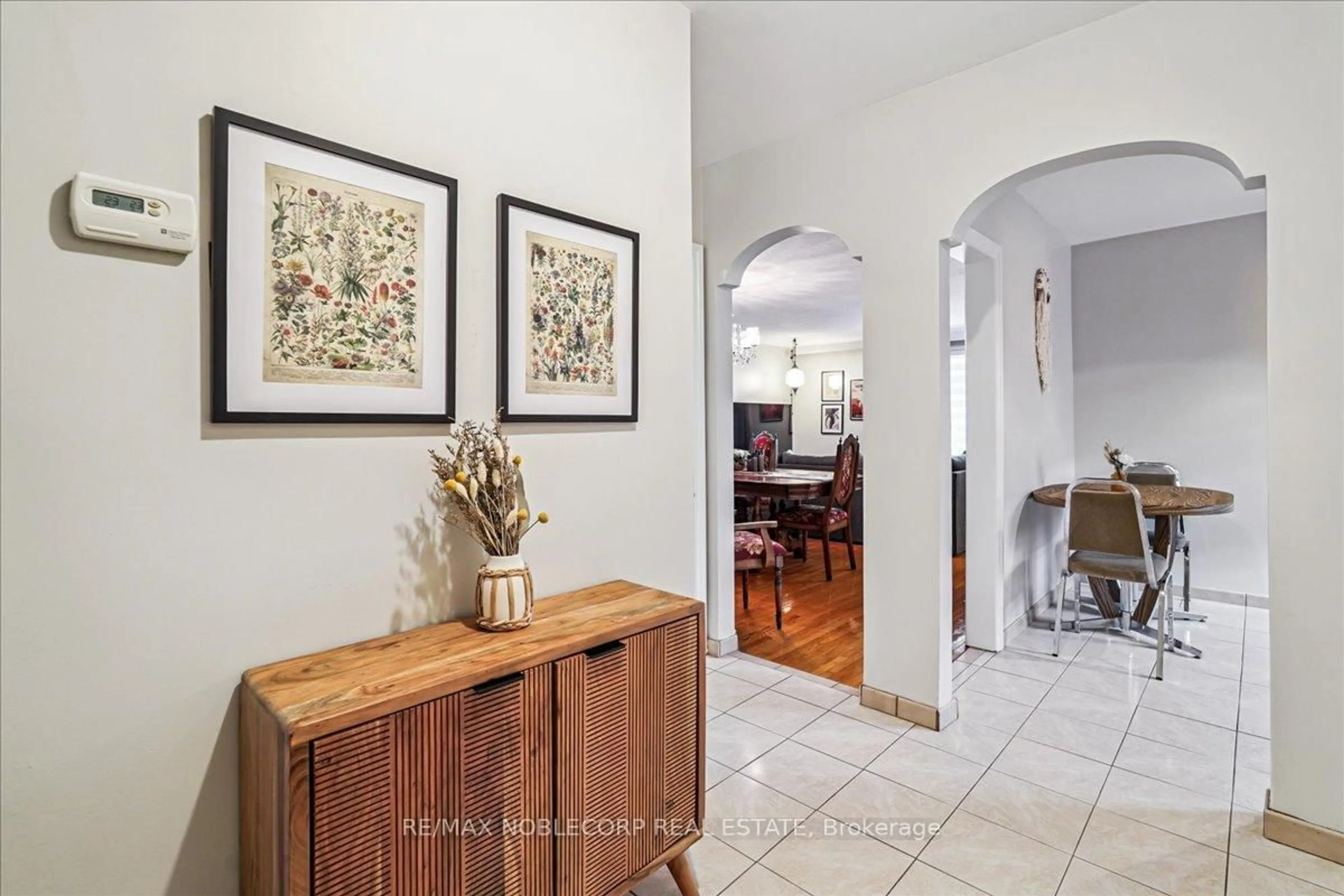 Indoor entryway for 65 Exbury Rd, Toronto Ontario M3M 1P9