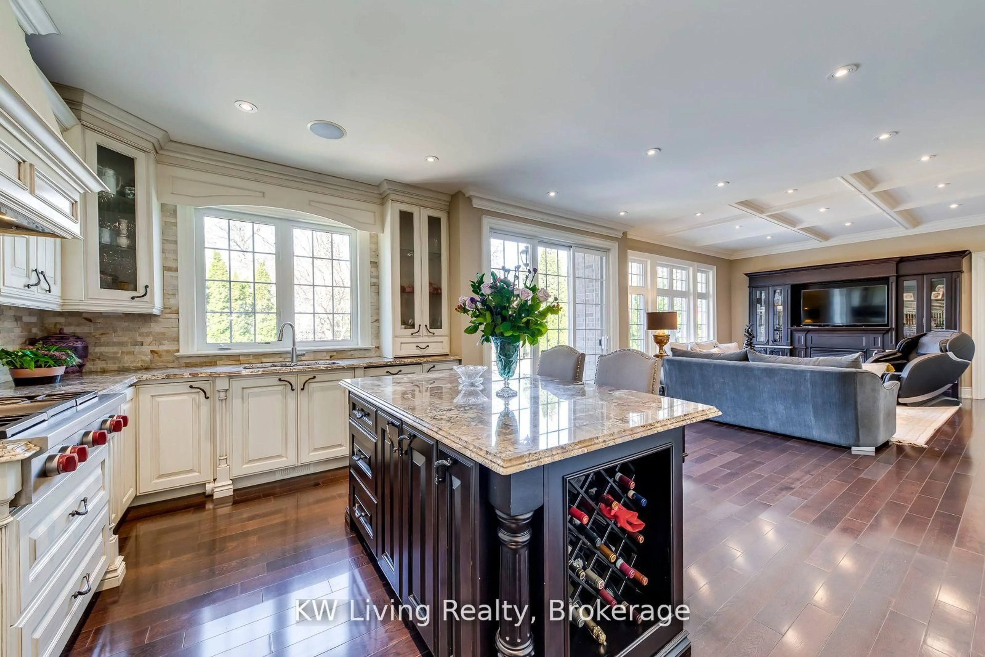 Open concept kitchen, ceramic/tile floor for 70 Hartfield Rd, Toronto Ontario M9A 3E2