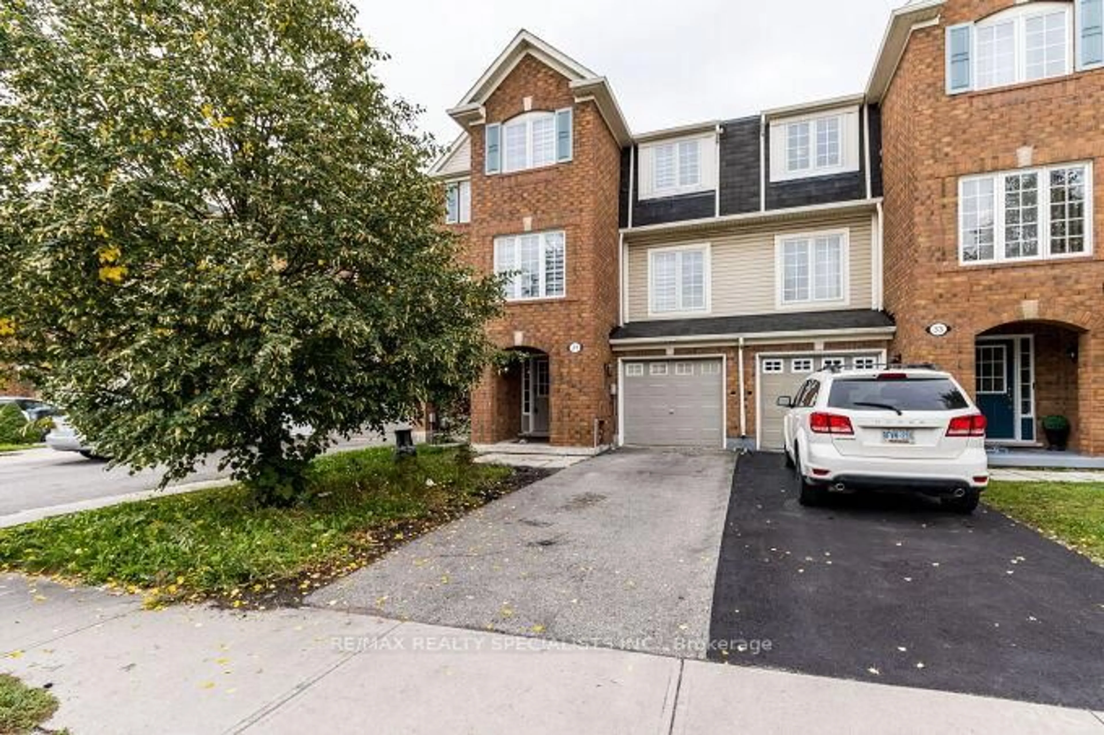Home with brick exterior material, street for 31 DECKER Hllw, Brampton Ontario L6X 0K9