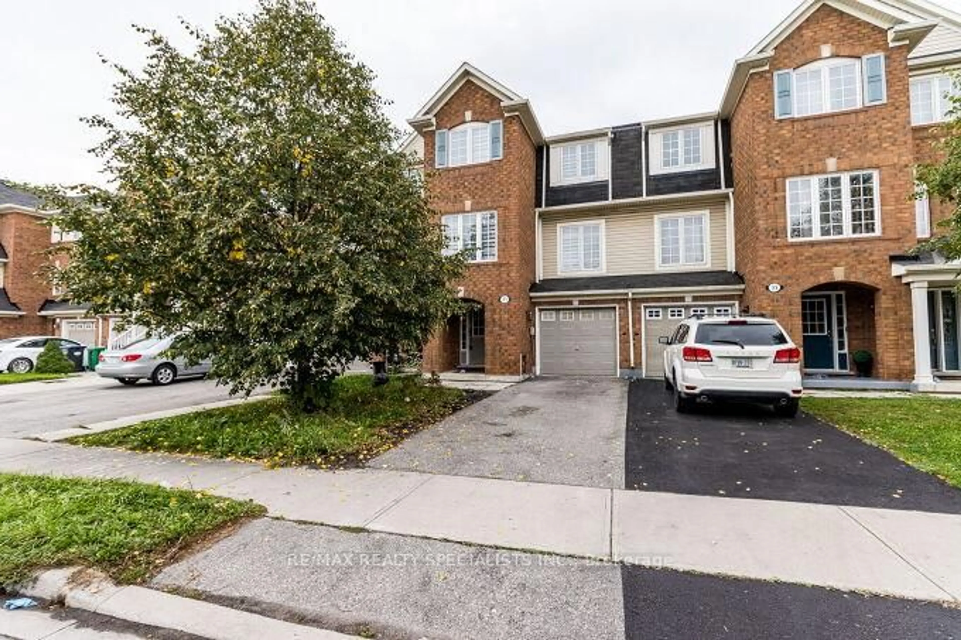 Home with brick exterior material, street for 31 DECKER Hllw, Brampton Ontario L6X 0K9