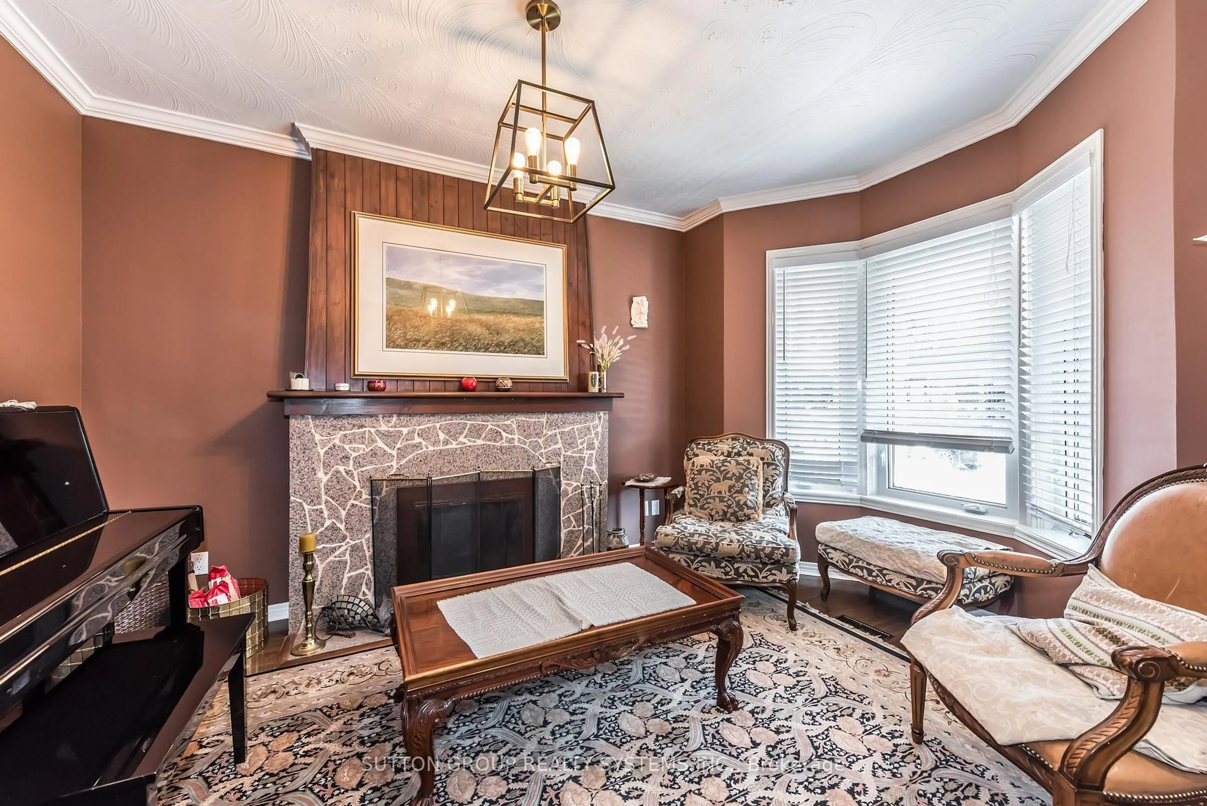 Living room with furniture, unknown for 574 Perth Ave, Toronto Ontario M6N 2W7