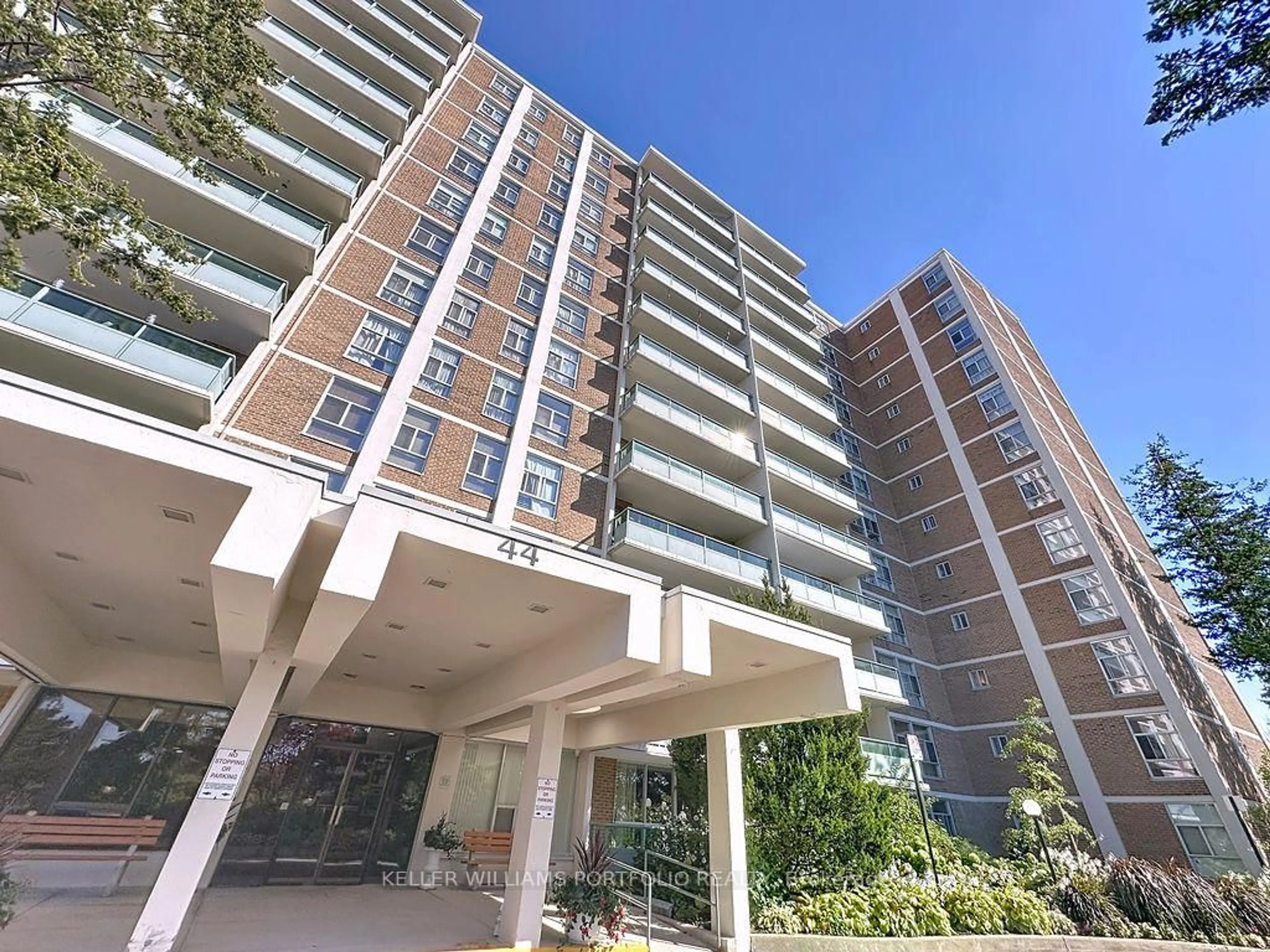 Unknown for 44 Longbourne Dr #404, Toronto Ontario M9R 2M7