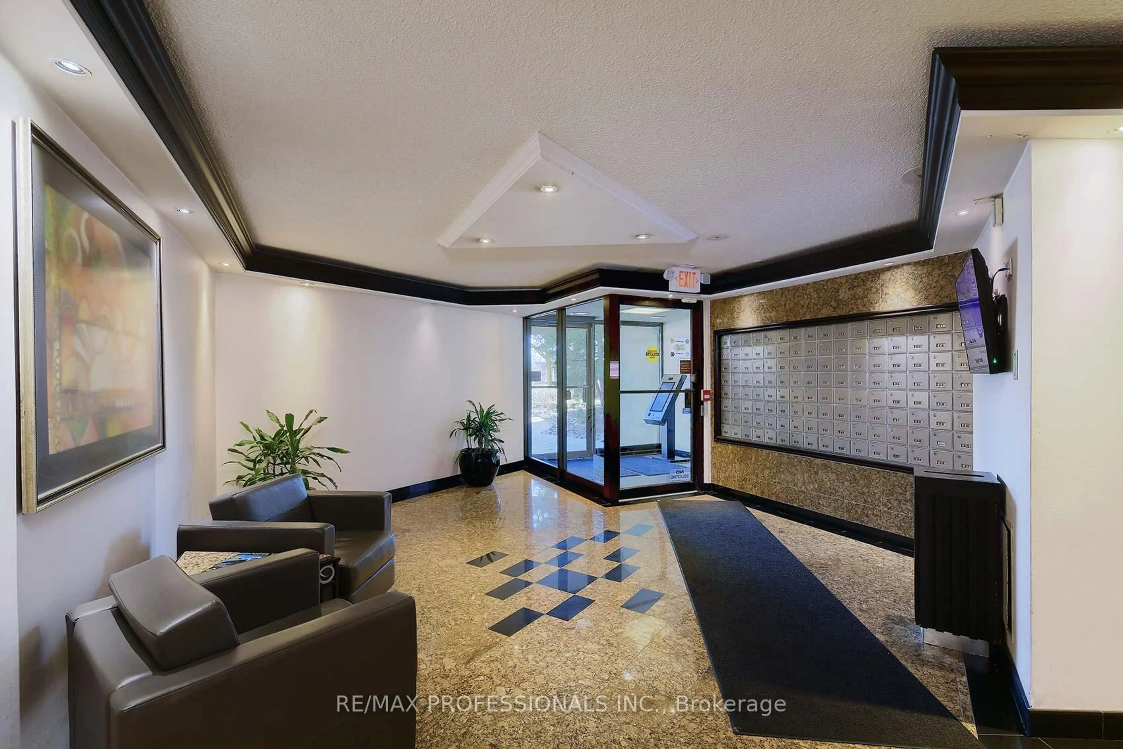 Lobby for 284 Mill Rd #E8, Toronto Ontario M9C 4W6