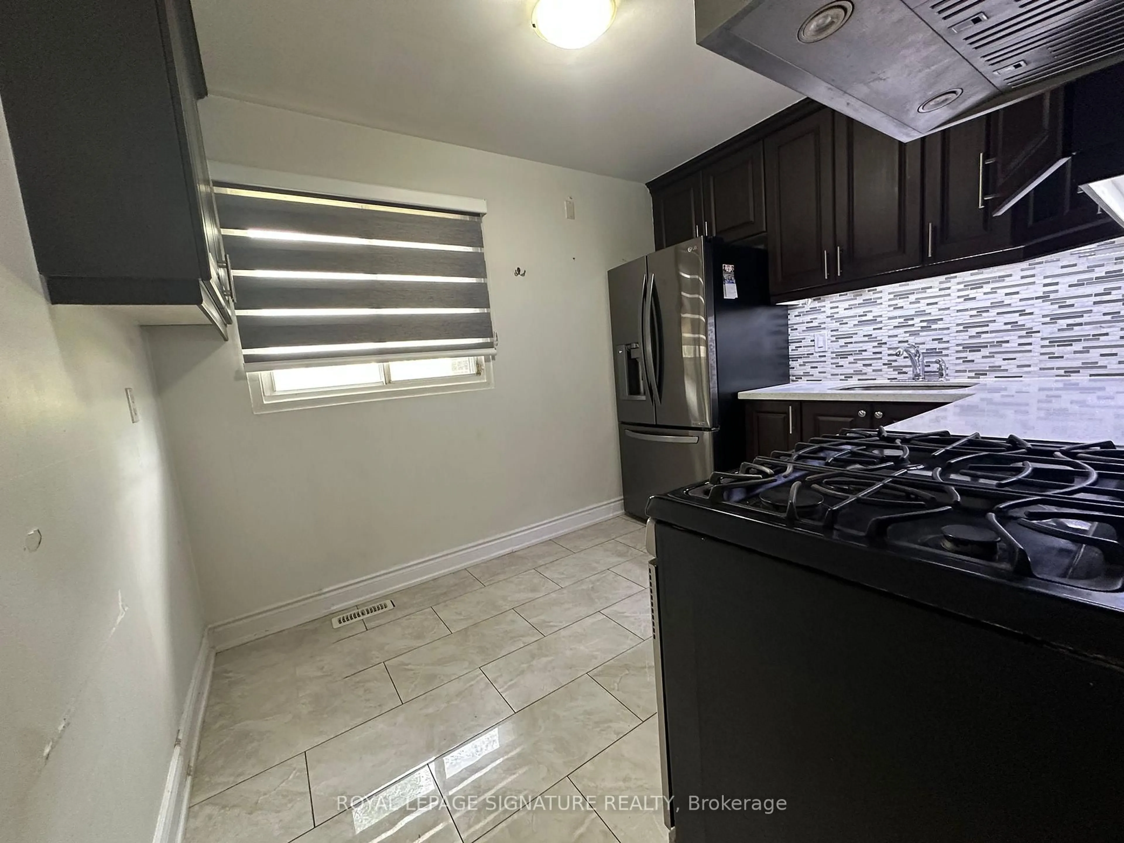Standard kitchen, unknown for 16 Litchfield Crt #115, Toronto Ontario M9V 2A8
