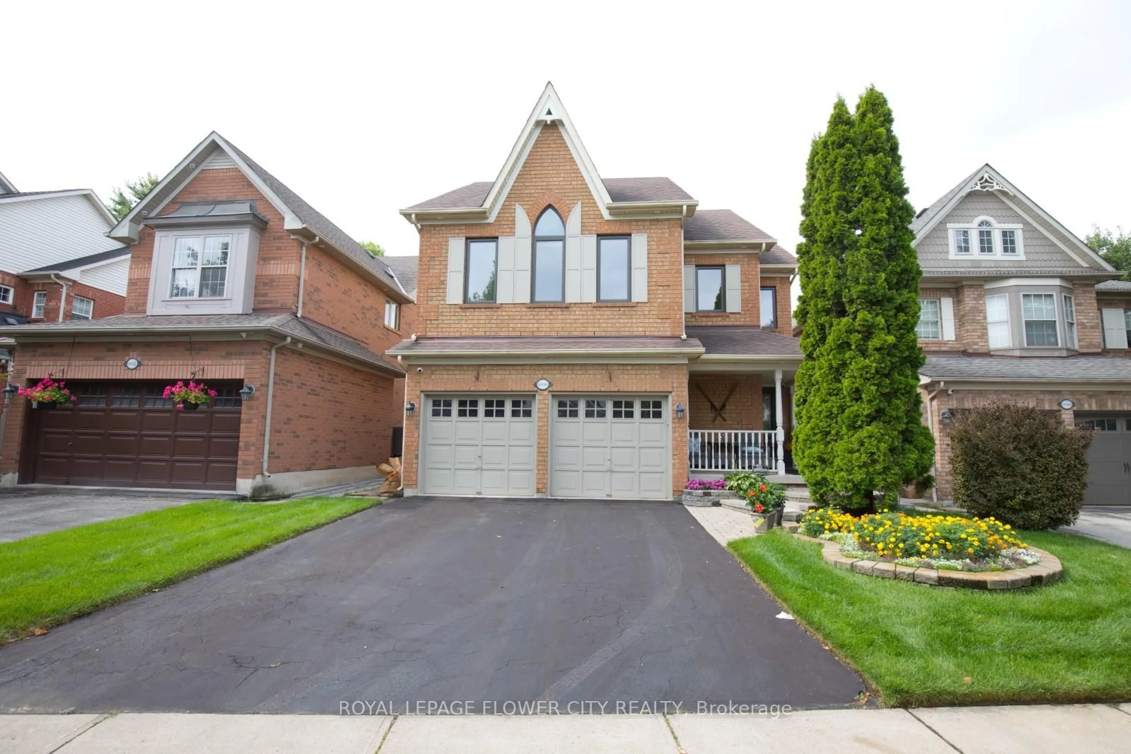 Home with brick exterior material, street for 6936 Historic Tr, Mississauga Ontario L5W 1C2