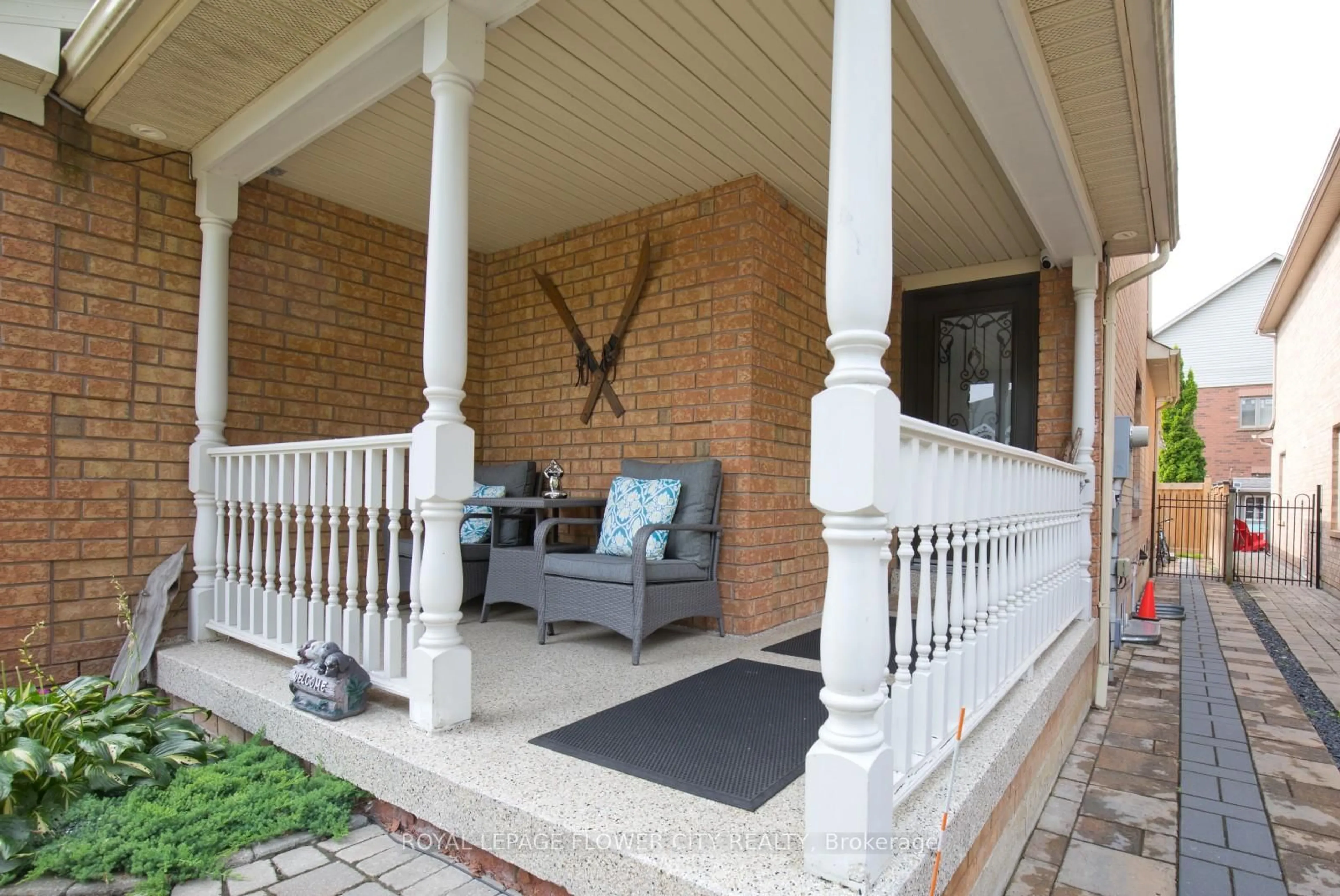 Patio, street for 6936 Historic Tr, Mississauga Ontario L5W 1C2