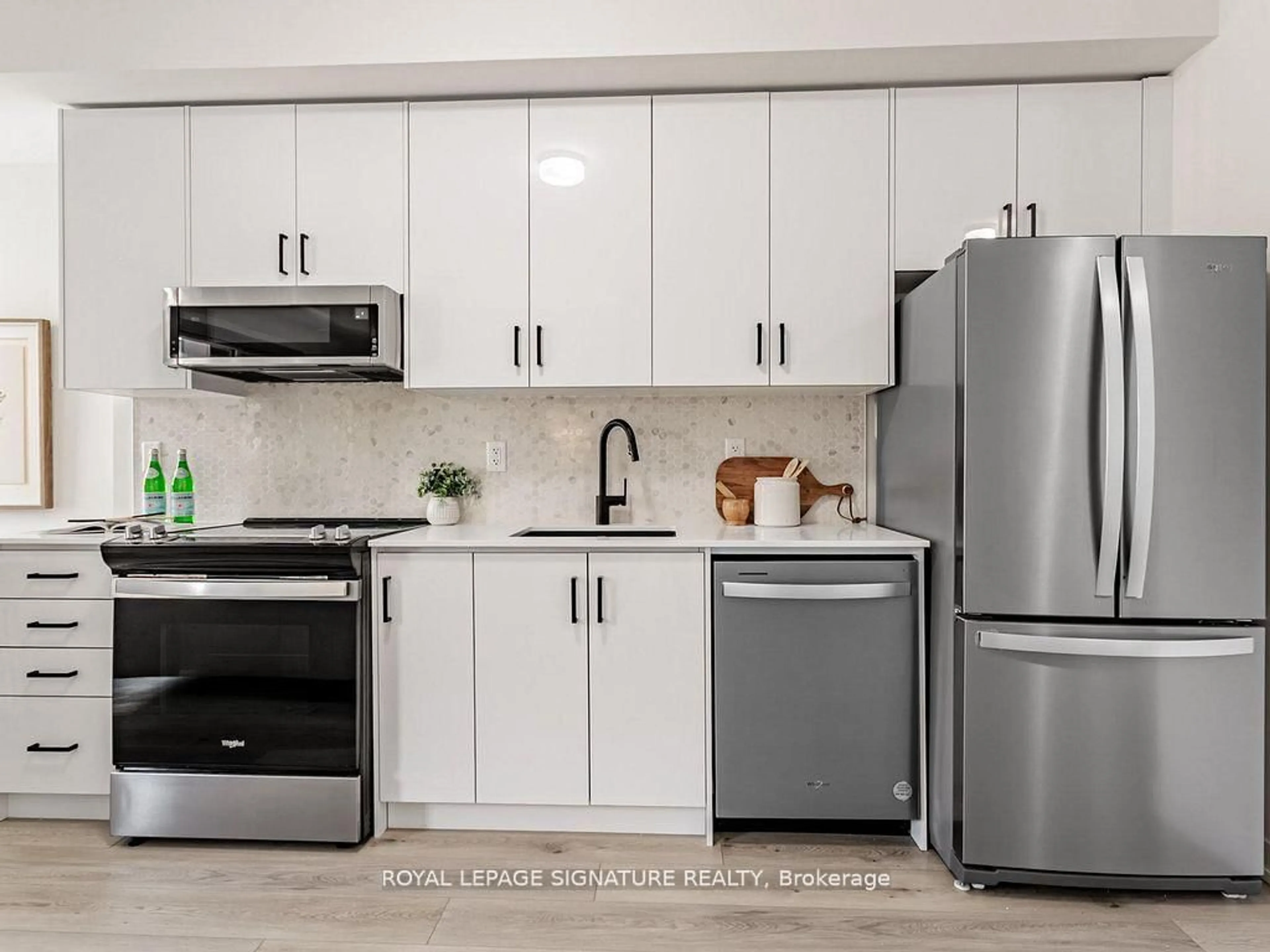 Standard kitchen, unknown for 3550 Colonial Dr #24, Mississauga Ontario L5L 0C1