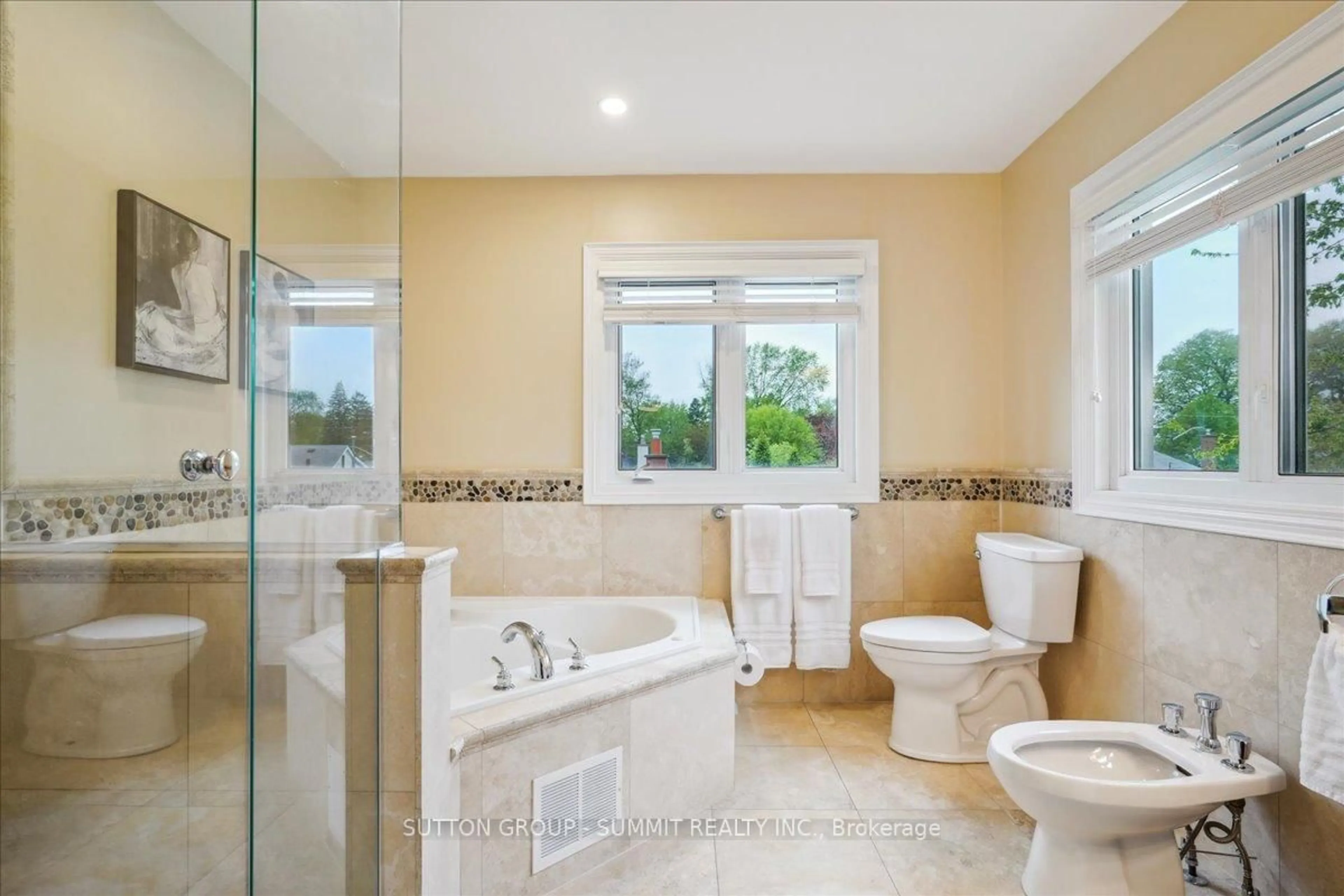 Contemporary bathroom, ceramic/tile floor for 137 Eaglewood Blvd, Mississauga Ontario L5G 1V8