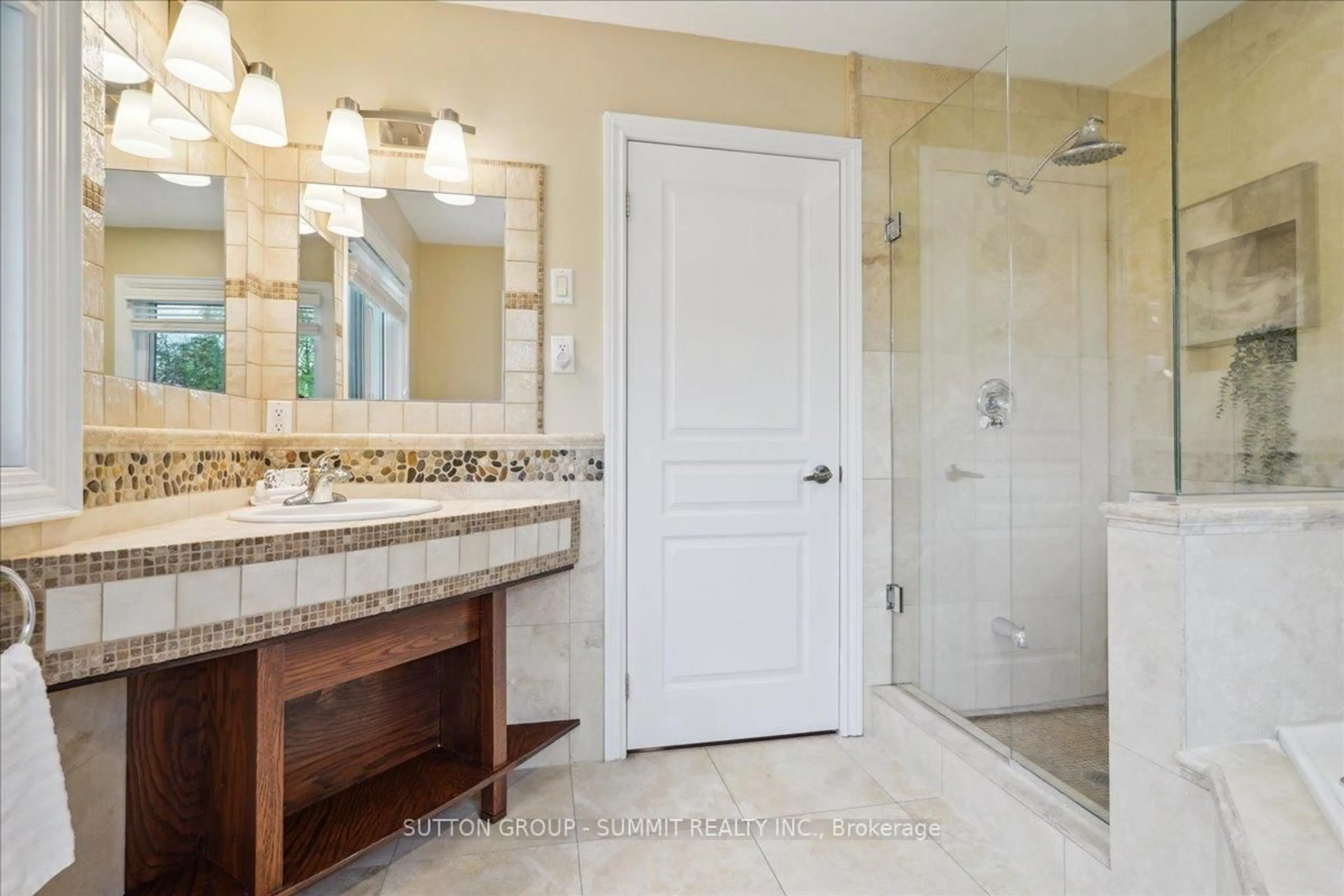 Contemporary bathroom, ceramic/tile floor for 137 Eaglewood Blvd, Mississauga Ontario L5G 1V8