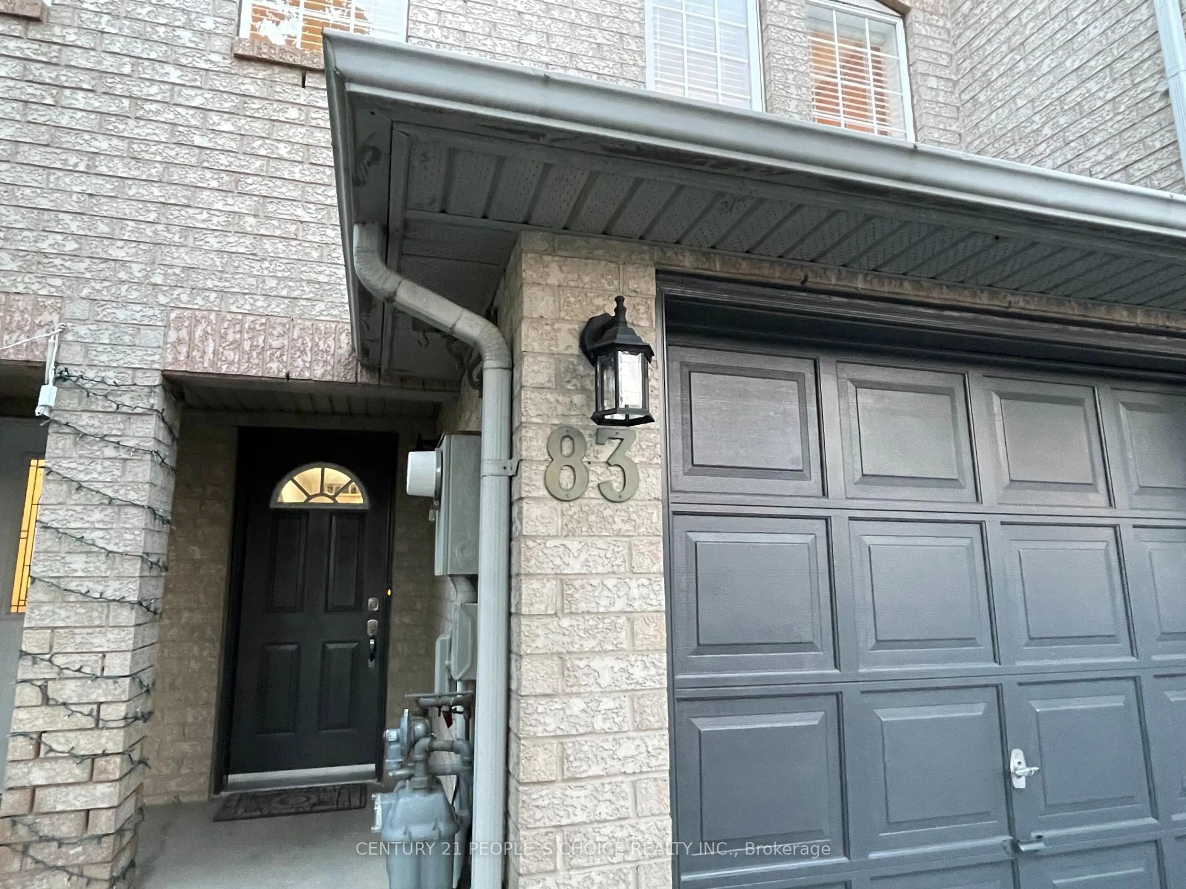 Indoor entryway for 83 Spadina Rd, Brampton Ontario L6X 4X6