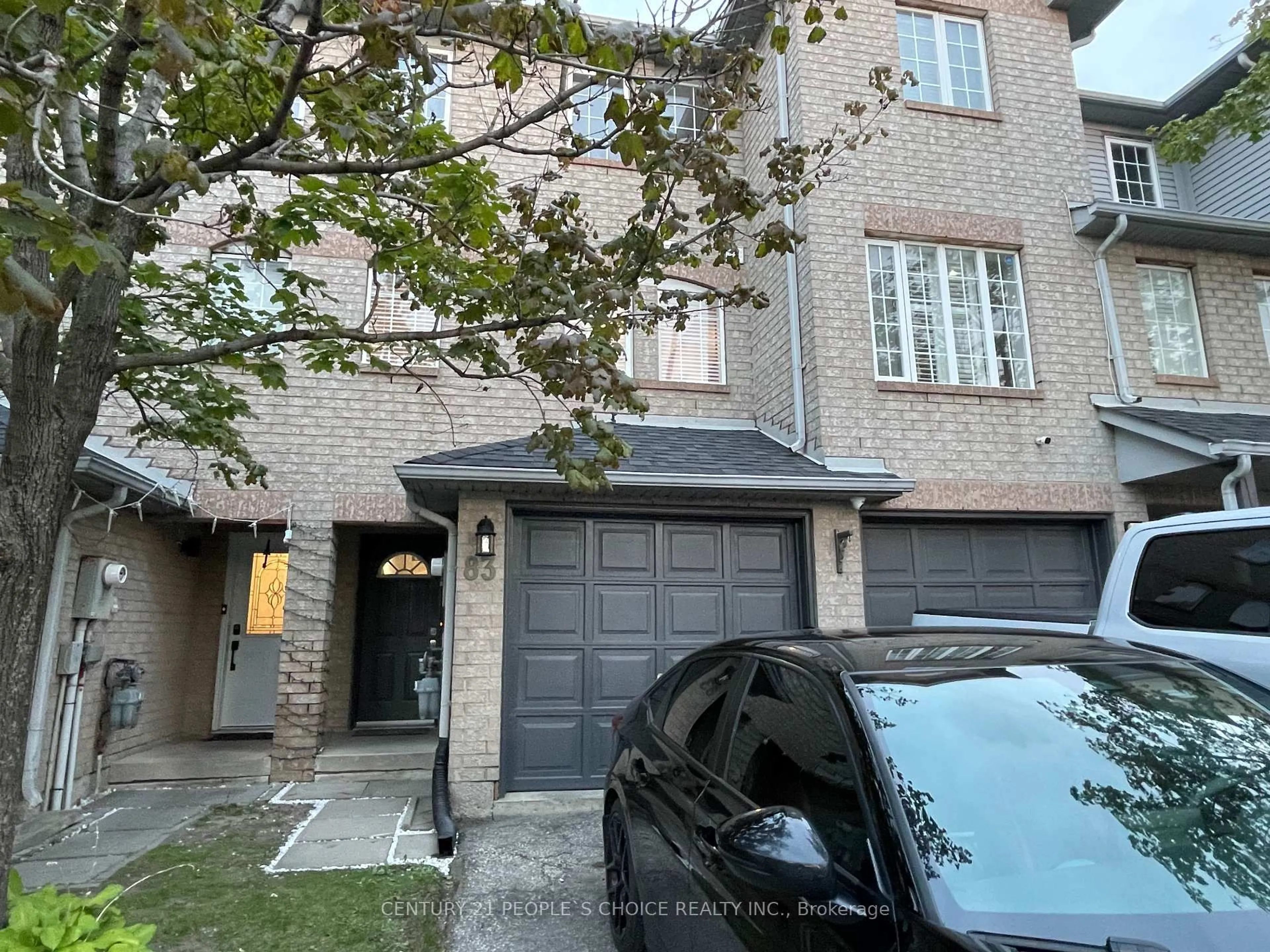 A pic from outside/outdoor area/front of a property/back of a property/a pic from drone, street for 83 Spadina Rd, Brampton Ontario L6X 4X6