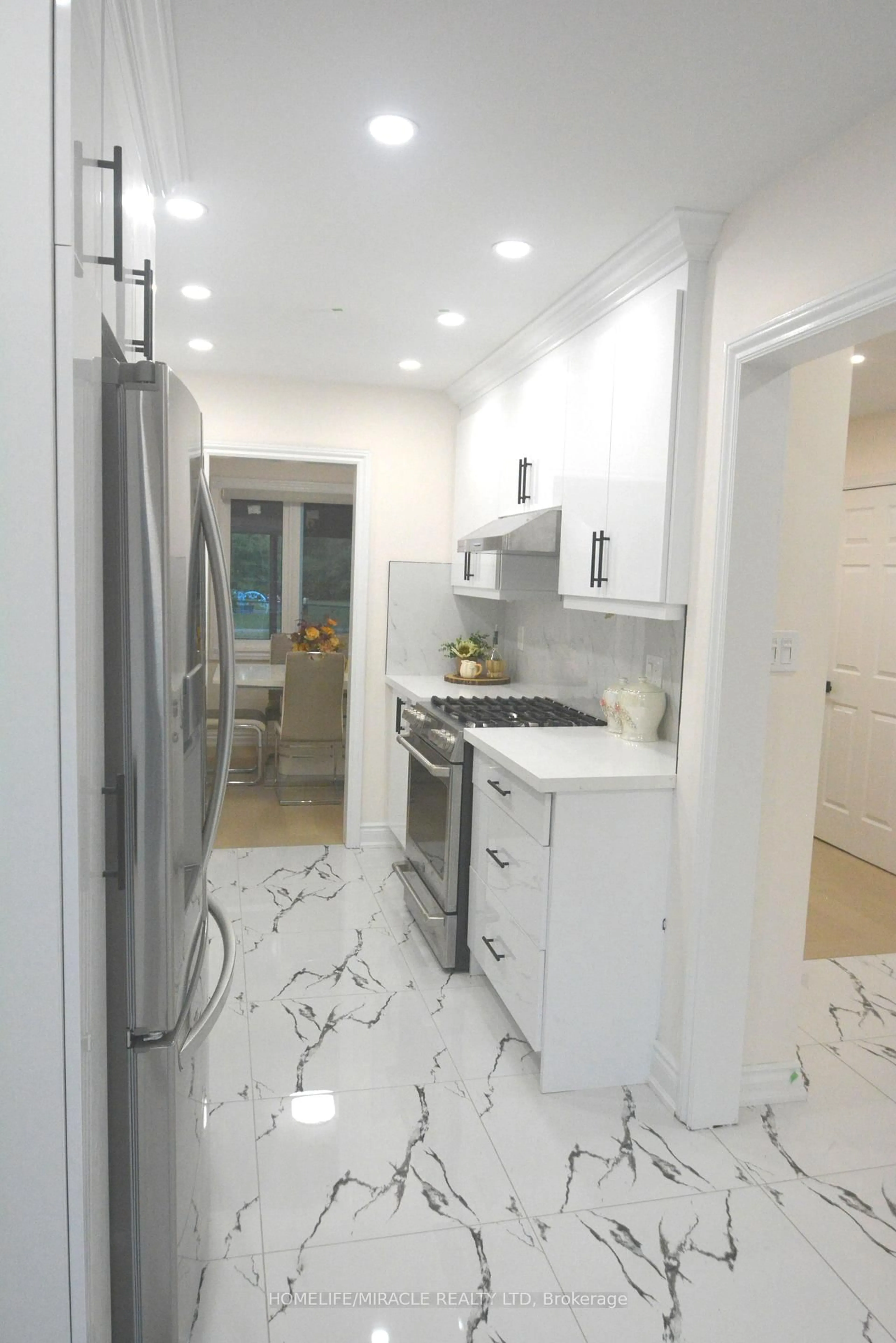 Contemporary kitchen, ceramic/tile floor for 60 Denlow Dr, Brampton Ontario L6Y 2L5