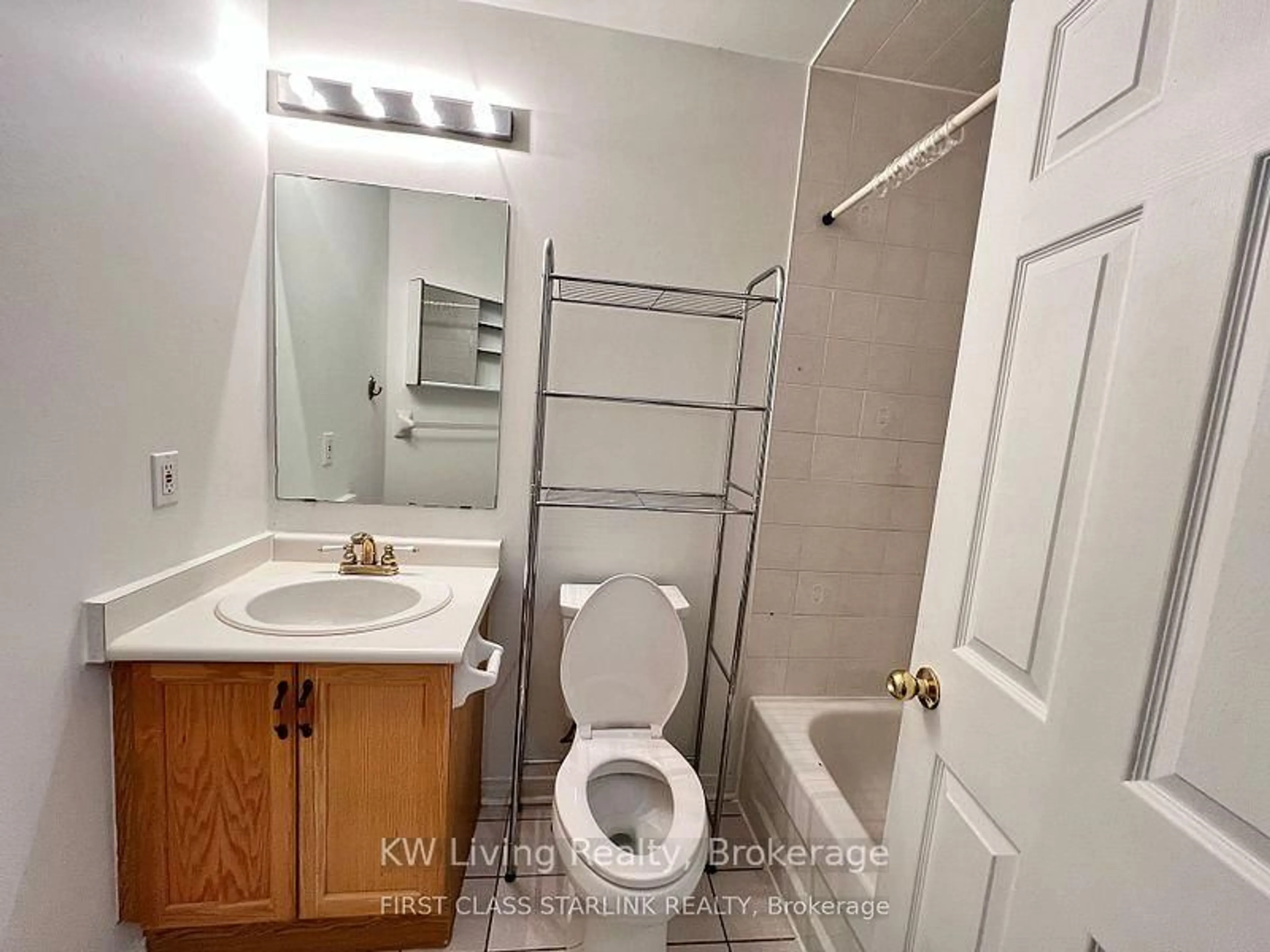 Standard bathroom, unknown for 1168 Arena Rd #128, Mississauga Ontario L4Y 4K7