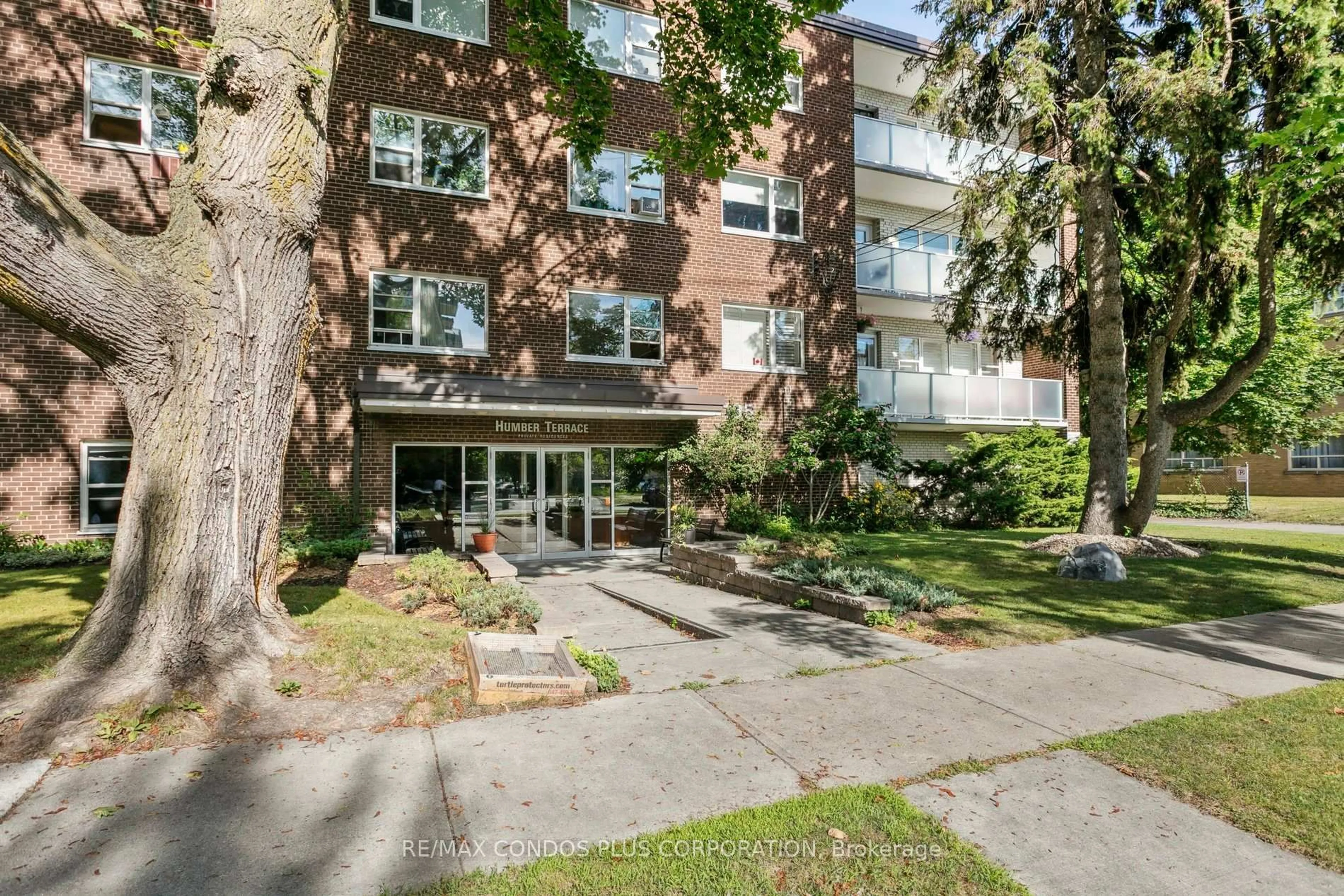 Unknown for 185 Stephen Dr #101, Toronto Ontario M8Y 3N5