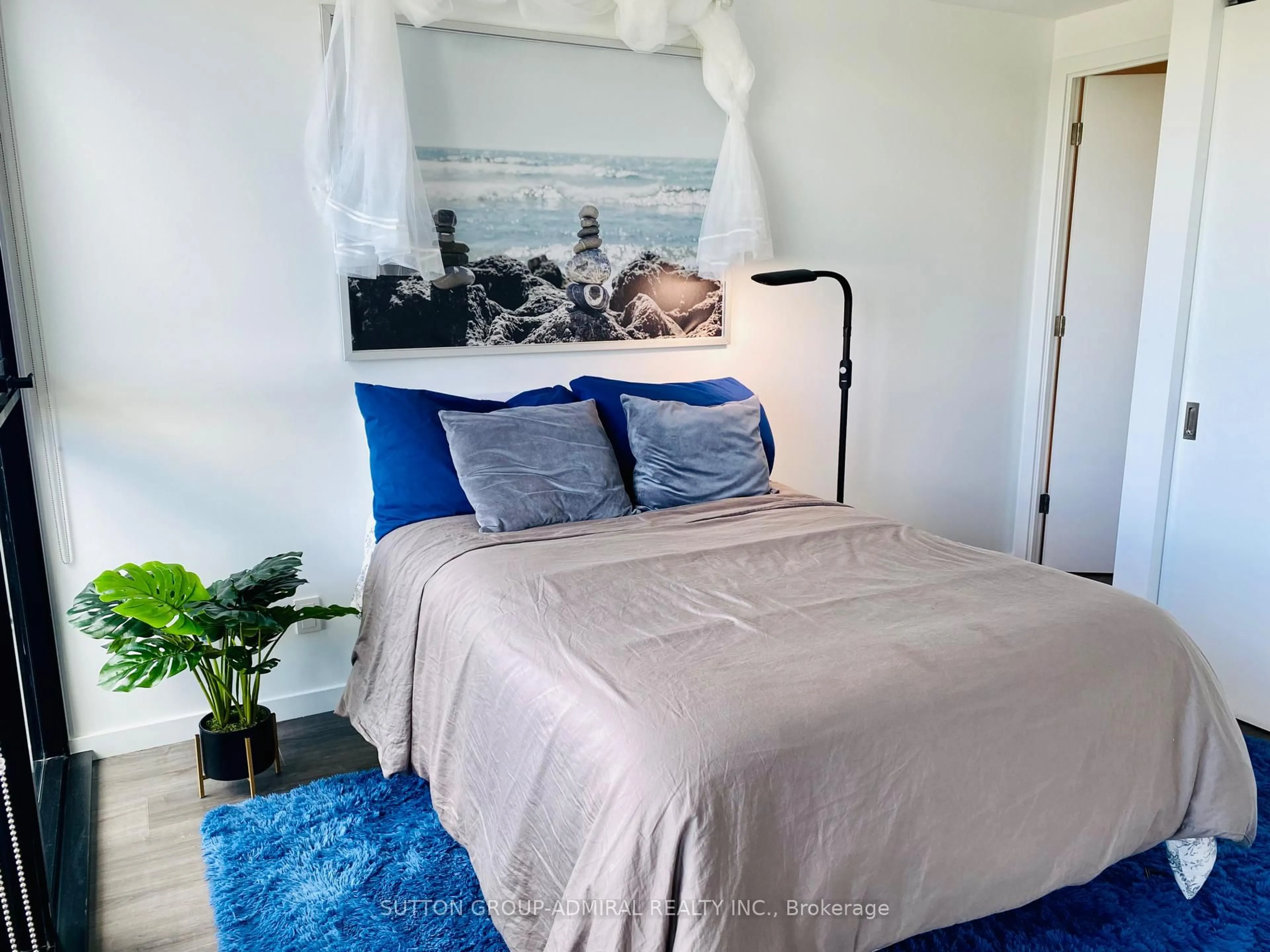Bedroom with bed, unknown for 7 Smith Cres #404, Toronto Ontario M8Z 0G3