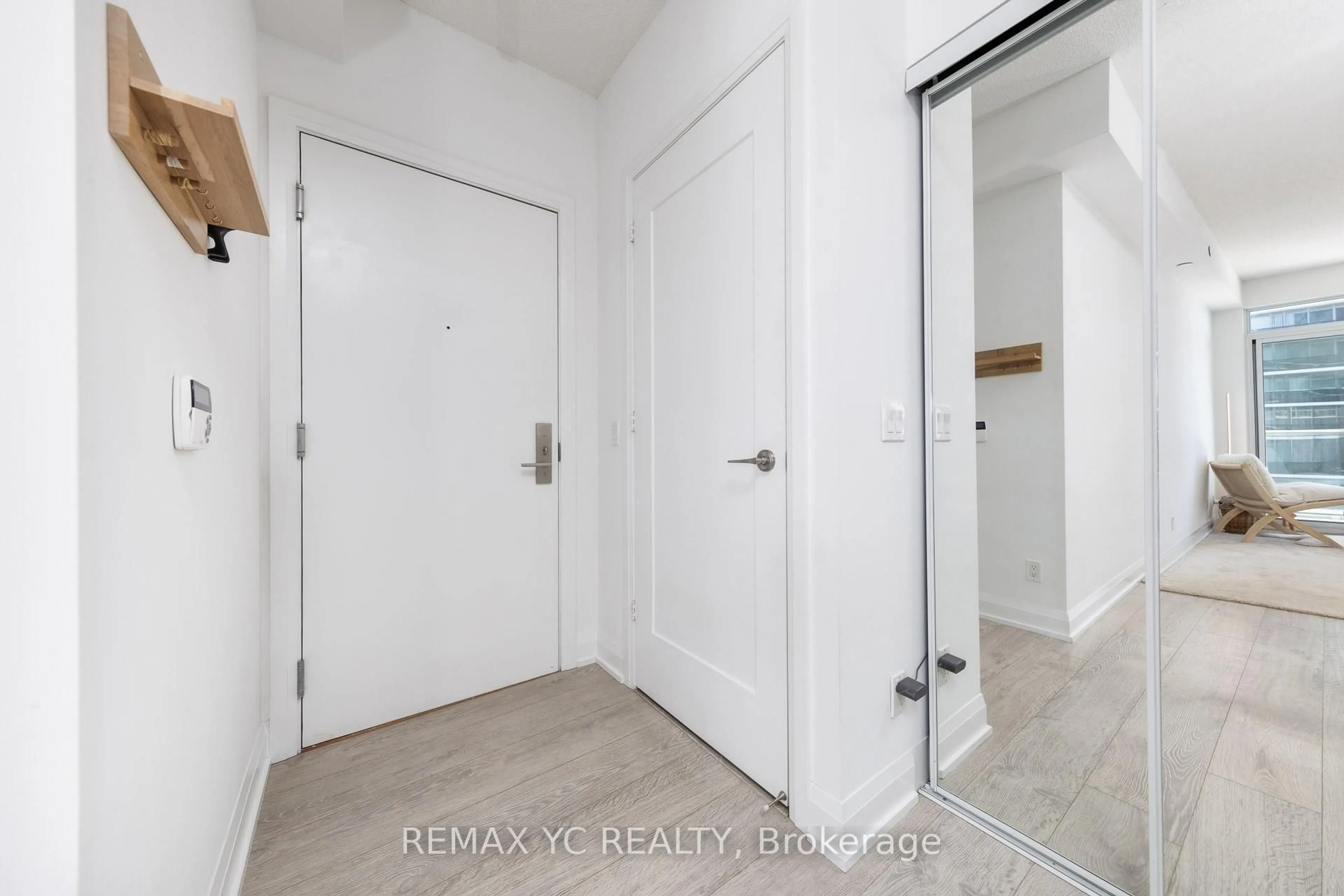 Indoor entryway for 56 Annie Craig Dr #3904, Toronto Ontario M8V 0C8