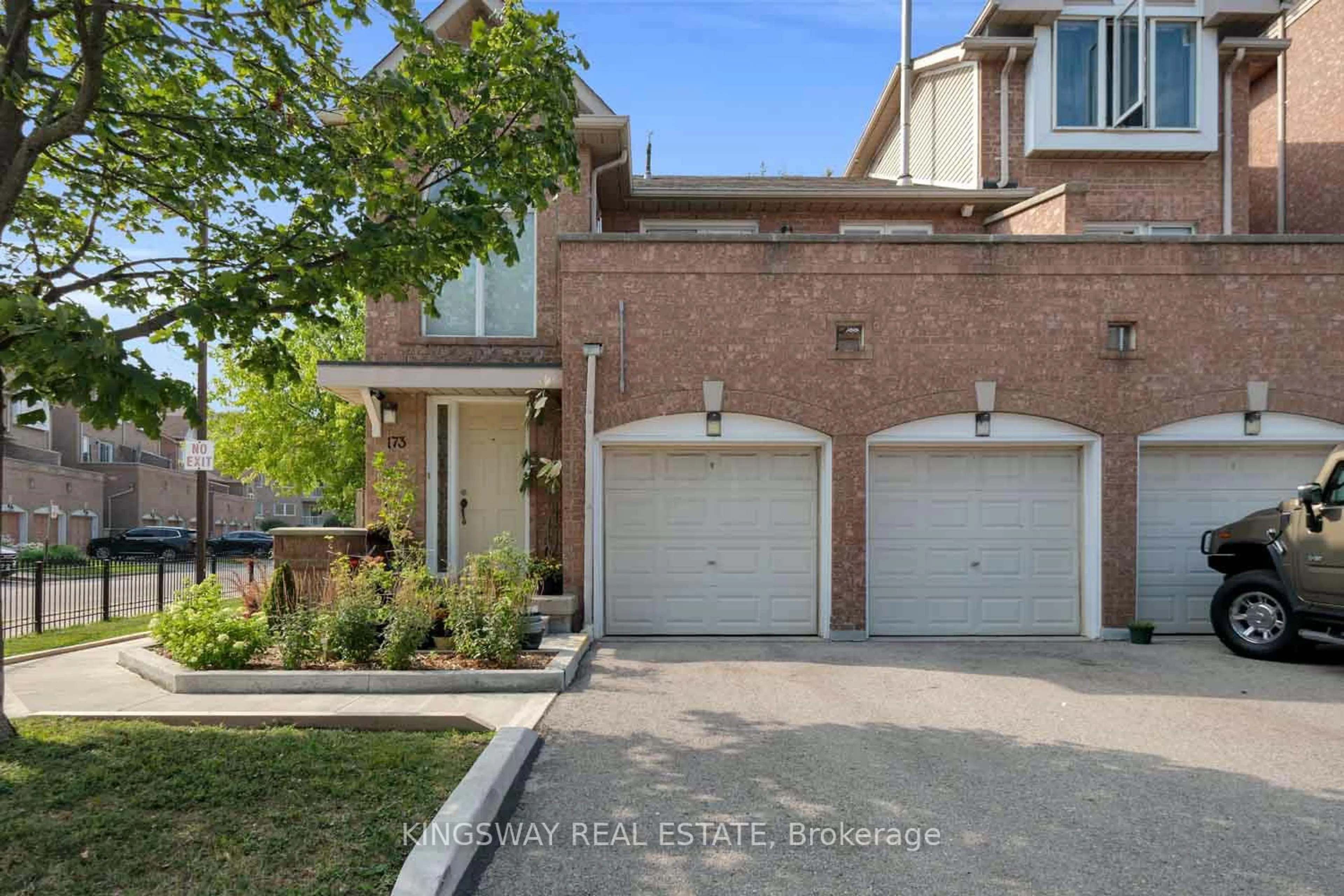 Home with brick exterior material, street for 99 Bristol Rd #173, Mississauga Ontario L4Z 3P4