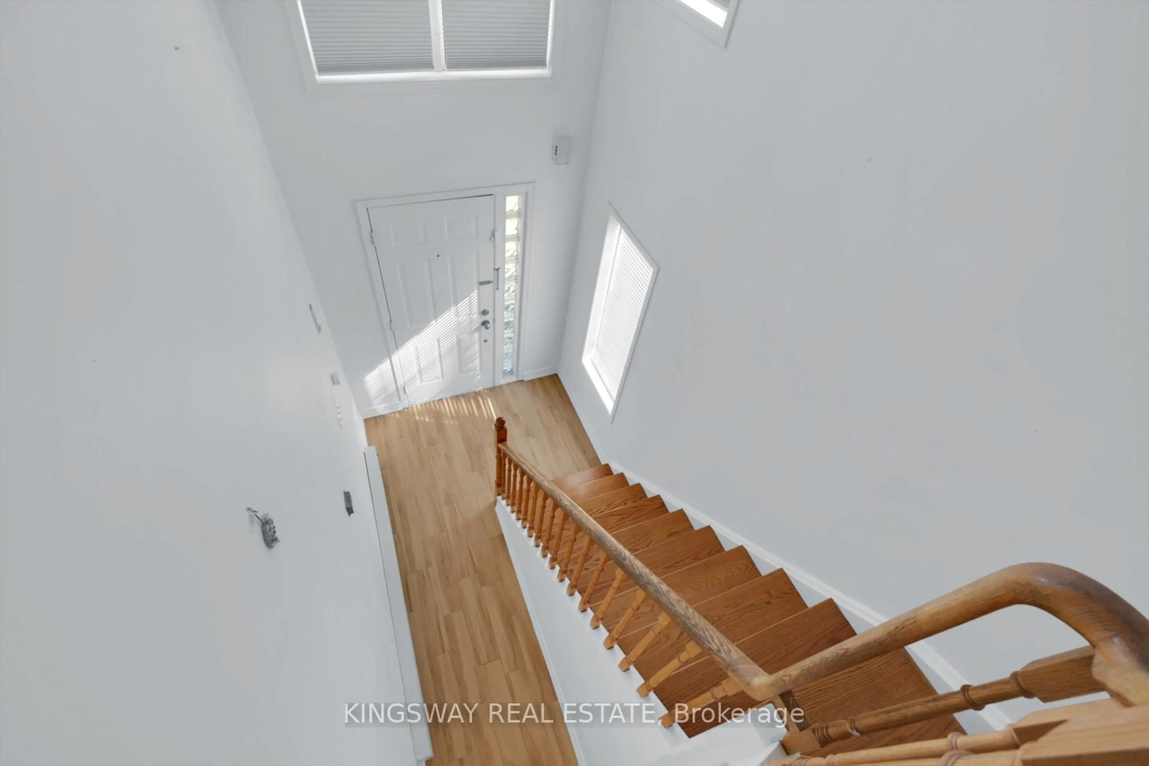 Stairs for 99 Bristol Rd #173, Mississauga Ontario L4Z 3P4