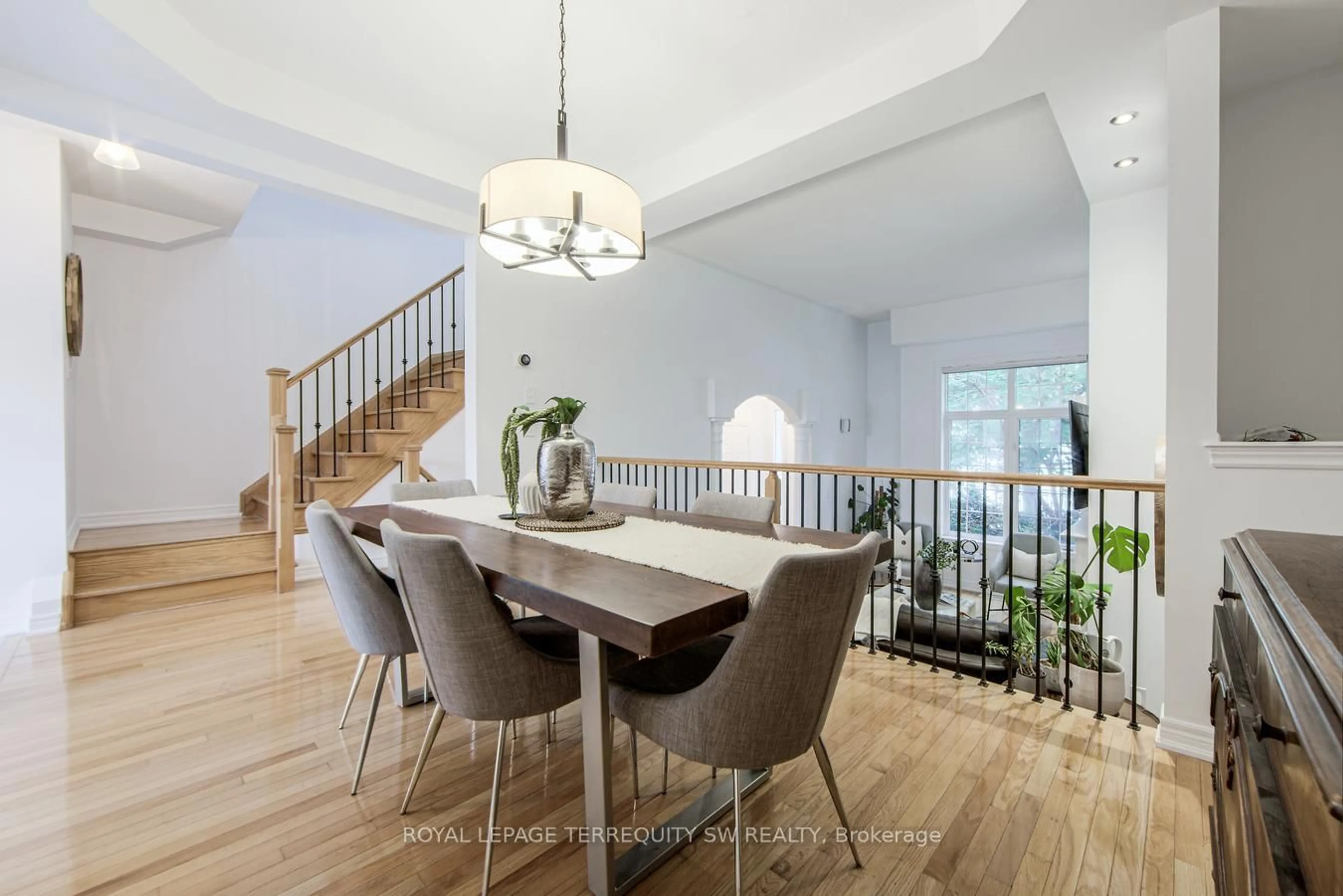 Dining room, unknown for 3895 Eglinton Ave, Mississauga Ontario L5M 7Z7