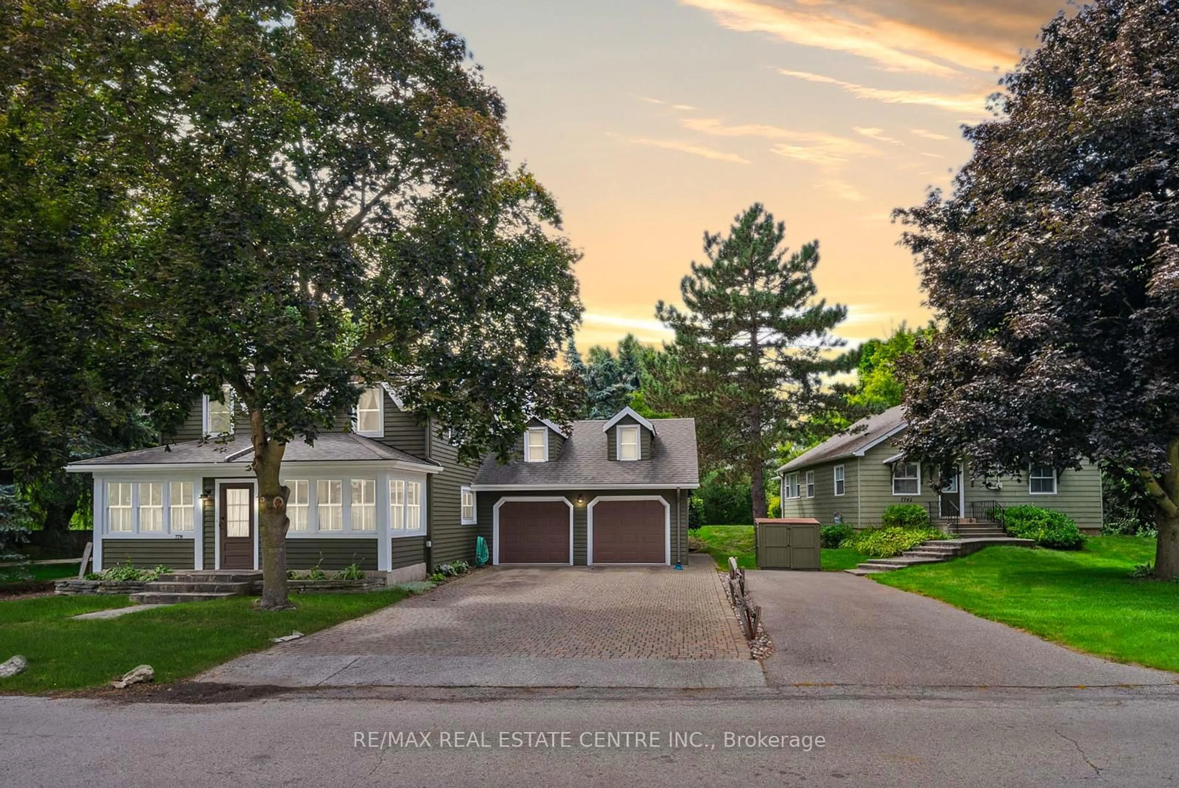 Home with vinyl exterior material, street for 7742 Churchville Rd, Brampton Ontario L6Y 0H5