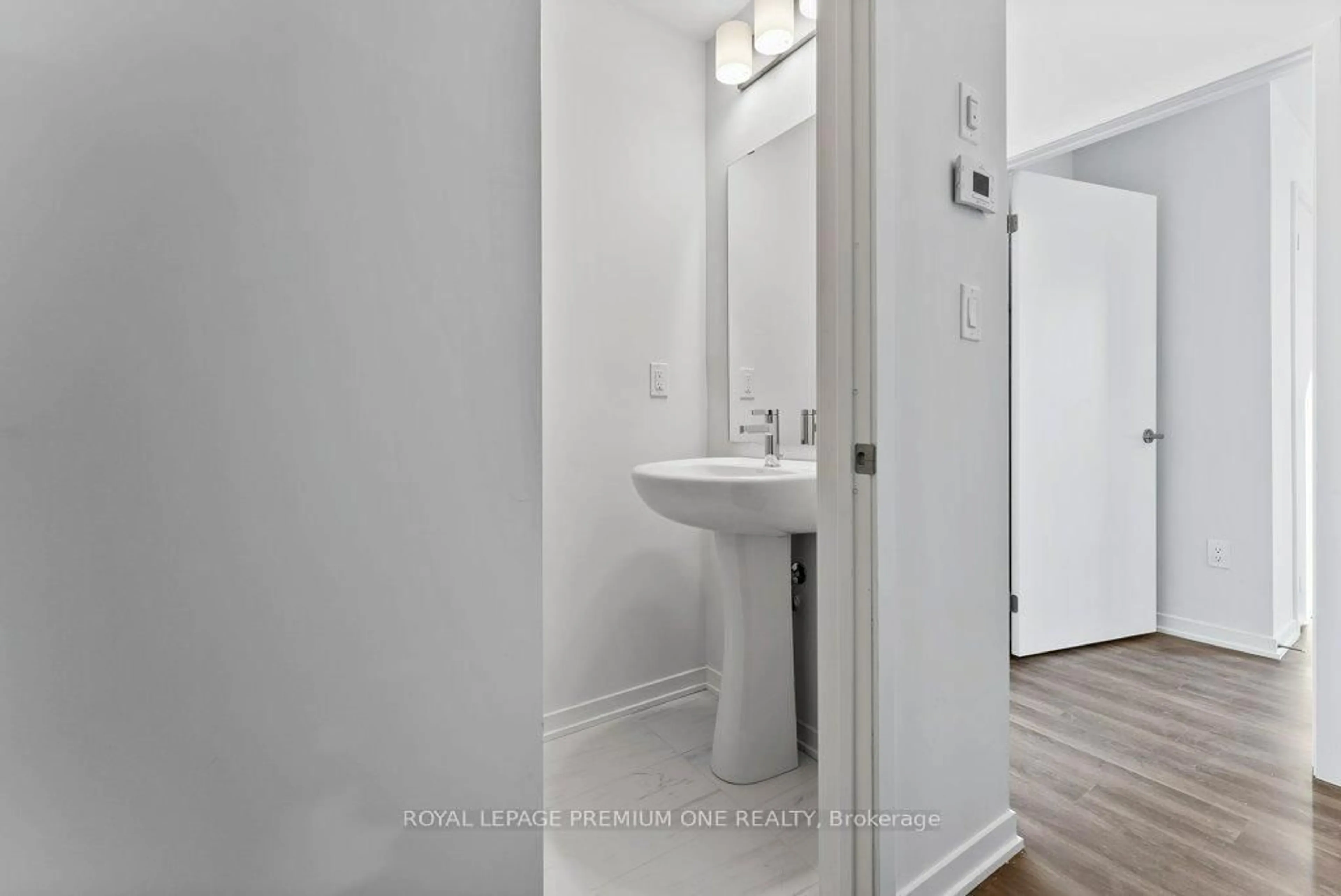 Standard bathroom, unknown for 10 Lloyd Janes Lane #193, Toronto Ontario M8V 0J6