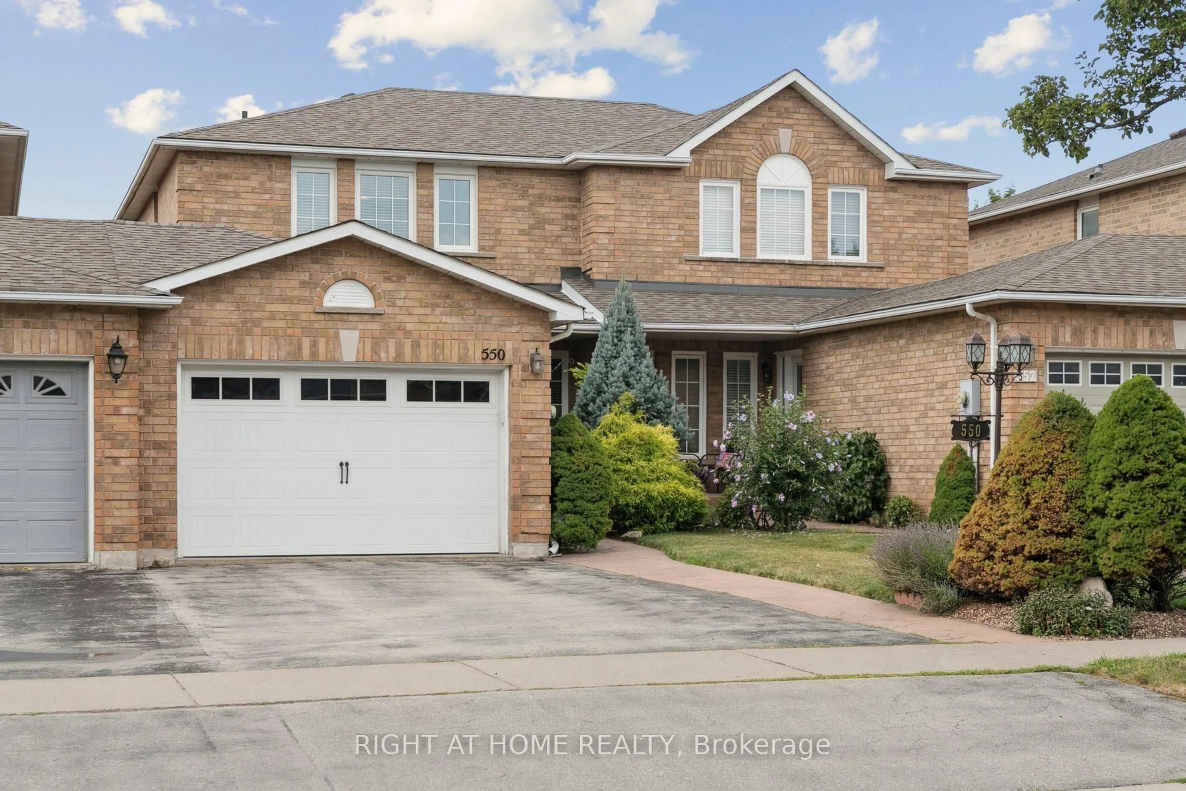 Home with brick exterior material, street for 550 Eliza Cres, Burlington Ontario L7L 6E2