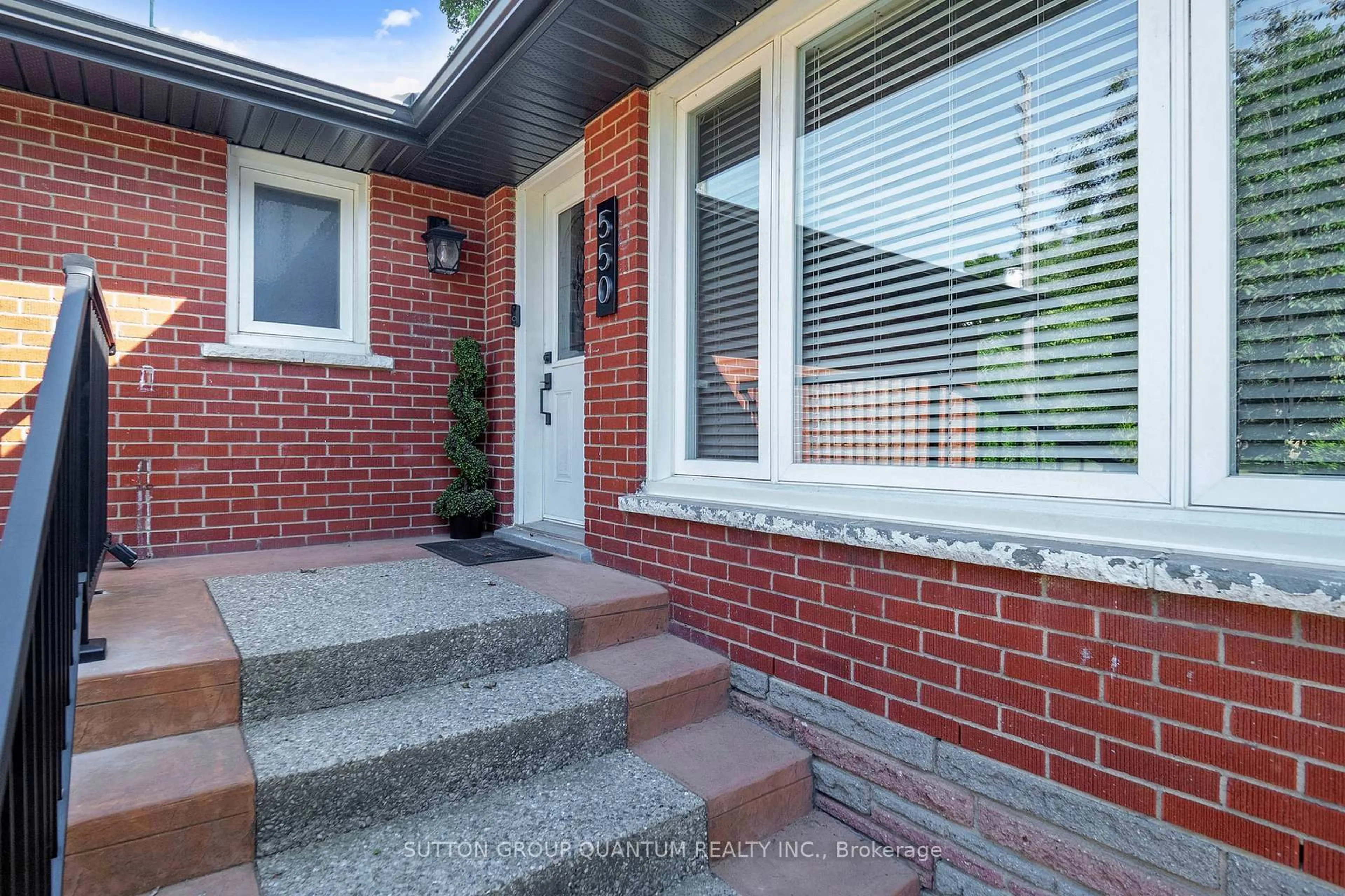 Home with brick exterior material, street for 550 Third Line, Oakville Ontario L6L 4A7