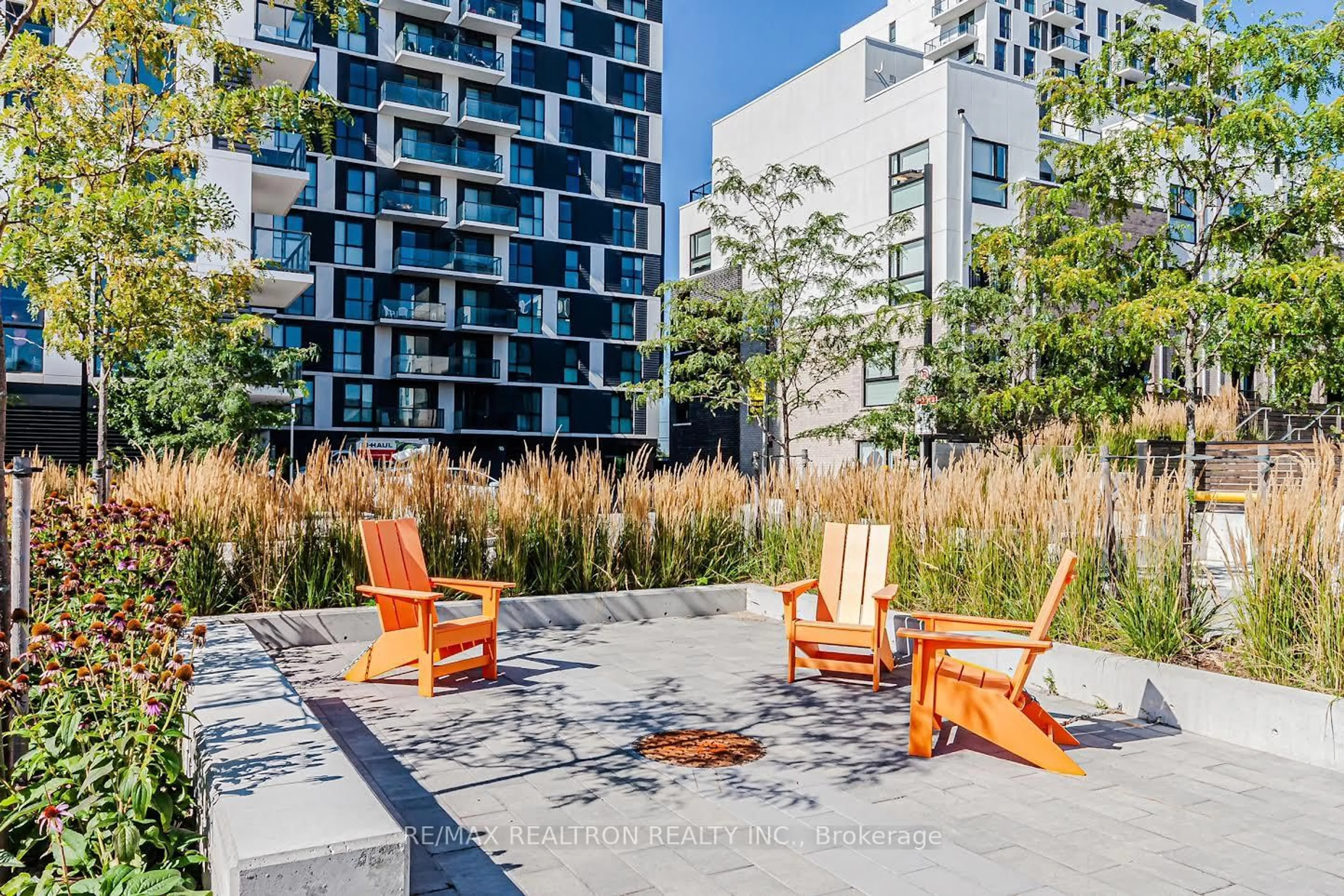 Patio, street for 335 Wheat Boom Dr #801, Oakville Ontario L6H 7Y1