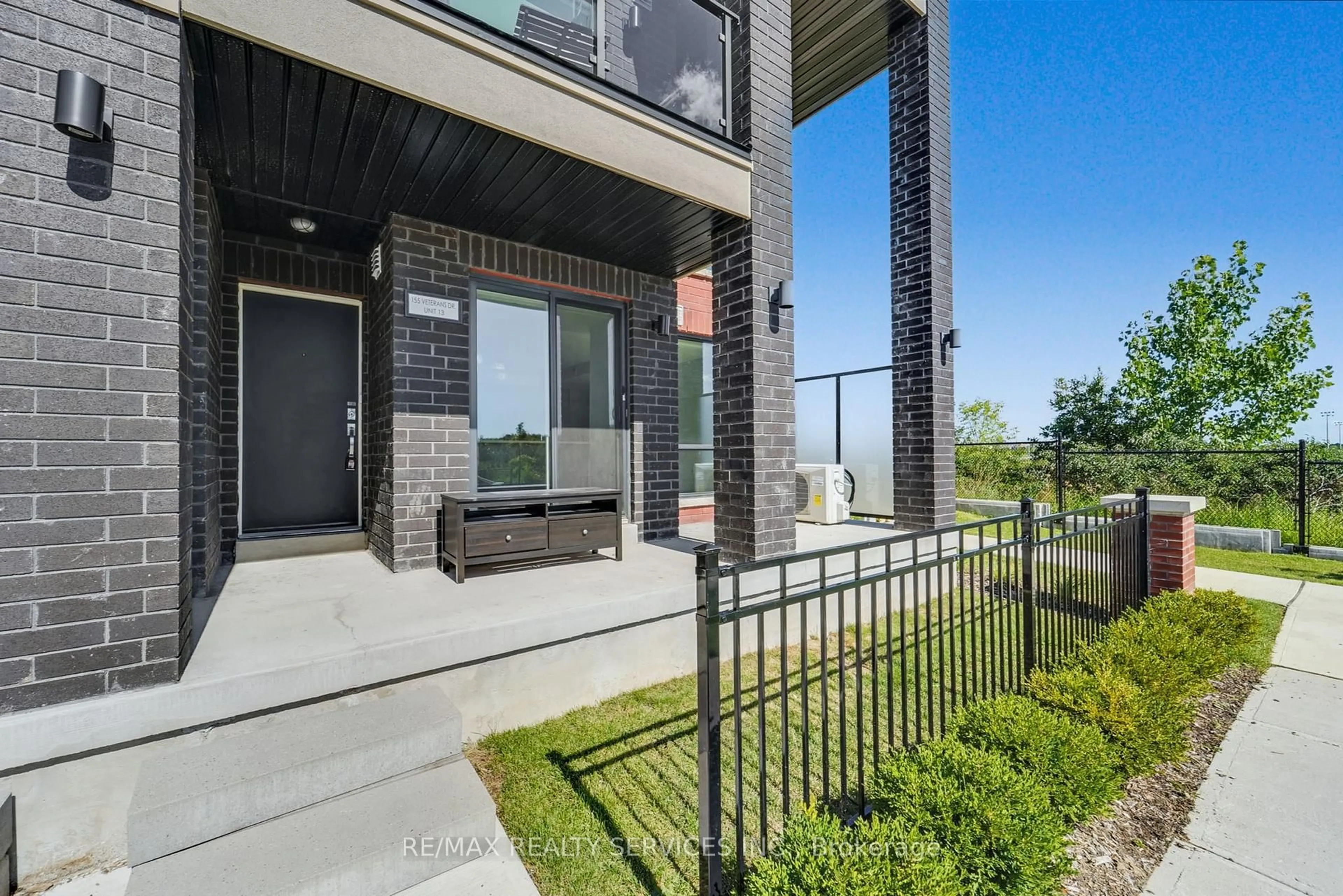 Unknown for 155 Veterans Dr #13, Brampton Ontario L7A 5L2