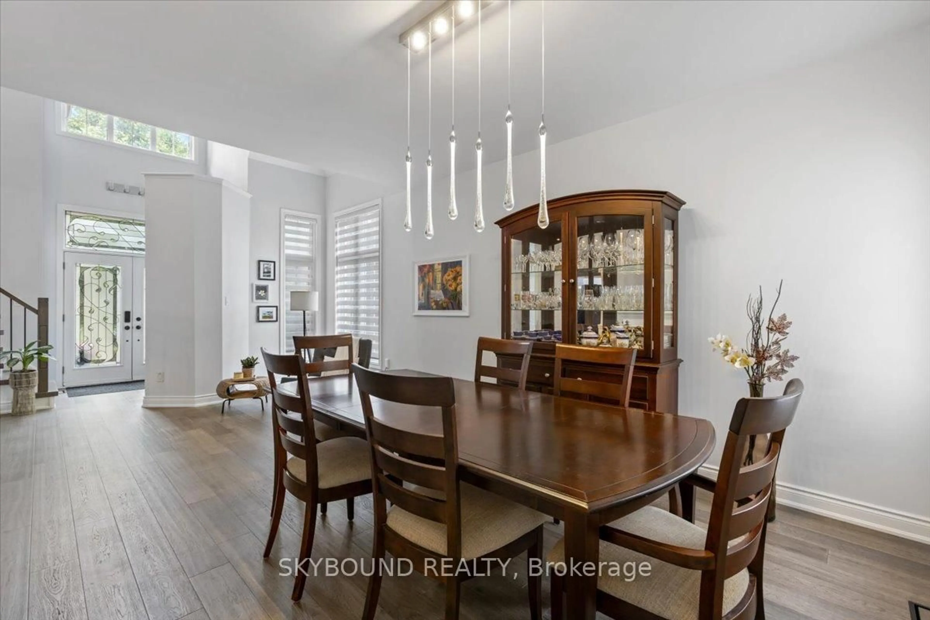 Dining room, unknown for 5 Chaplin Cres, Halton Hills Ontario L7G 5Y4