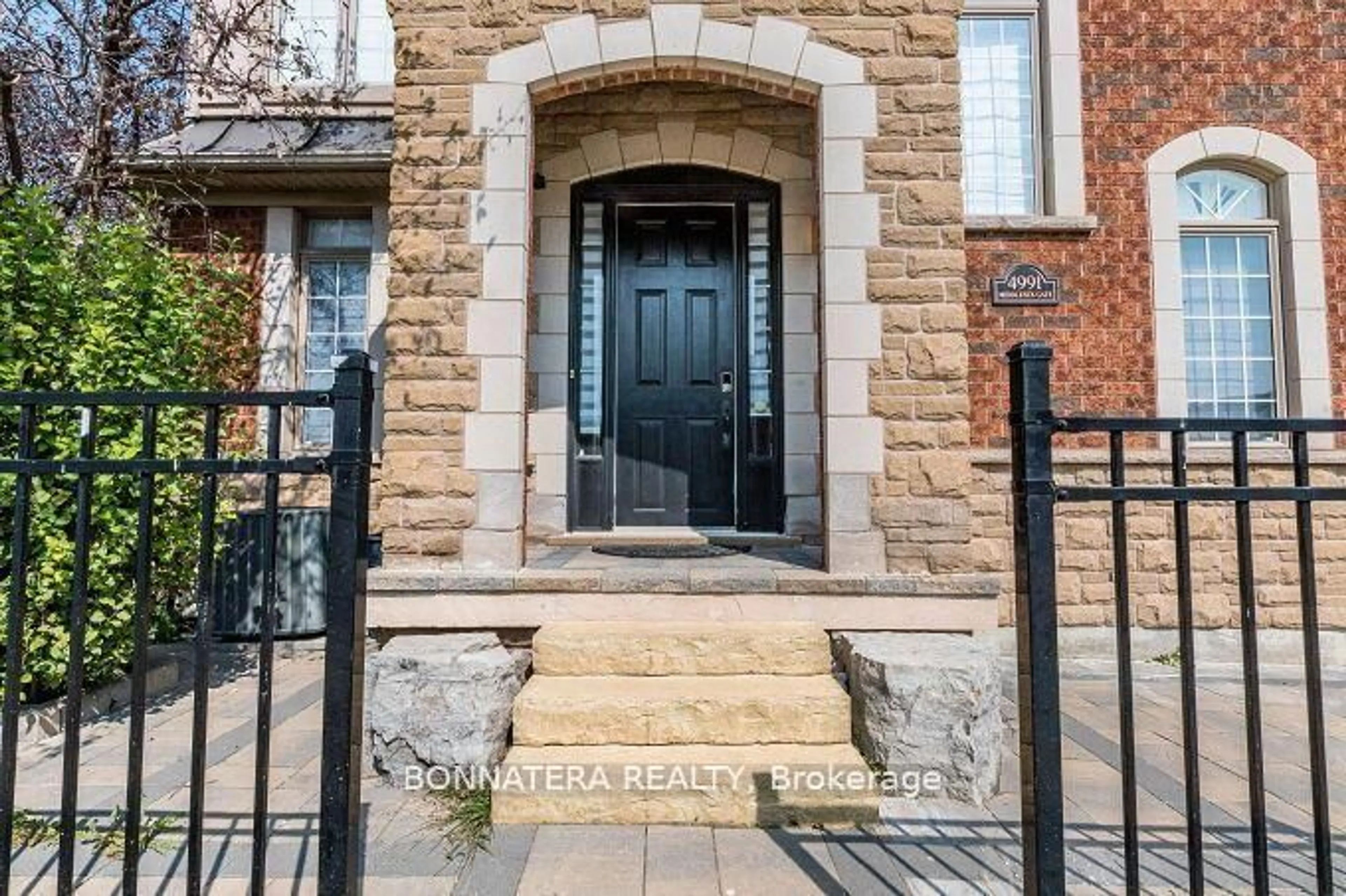 Unknown for 4991 Middlesex Gate, Mississauga Ontario L5M 7P2