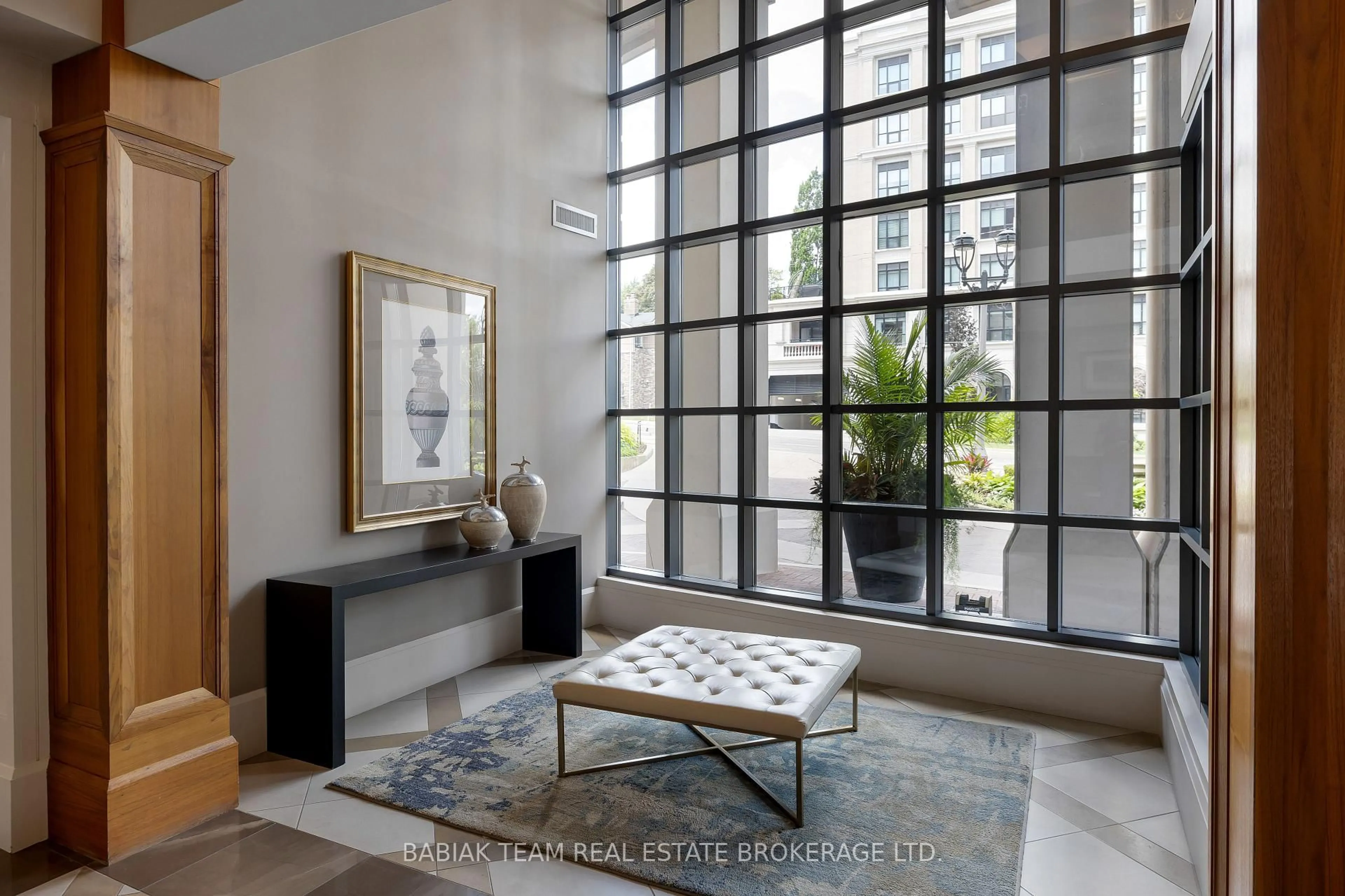 Indoor entryway for 2855 Bloor St #708, Toronto Ontario M8X 3A1