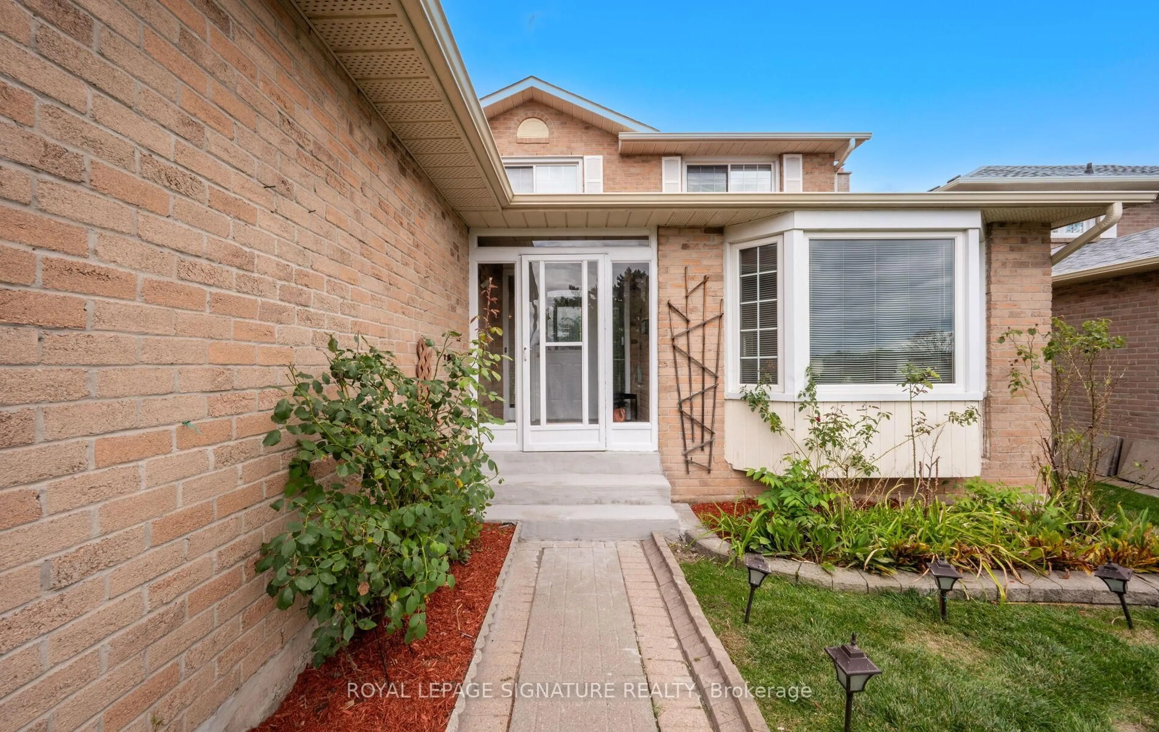Home with brick exterior material, street for 4205 Sawmill Valley Dr, Mississauga Ontario L5L 3H1
